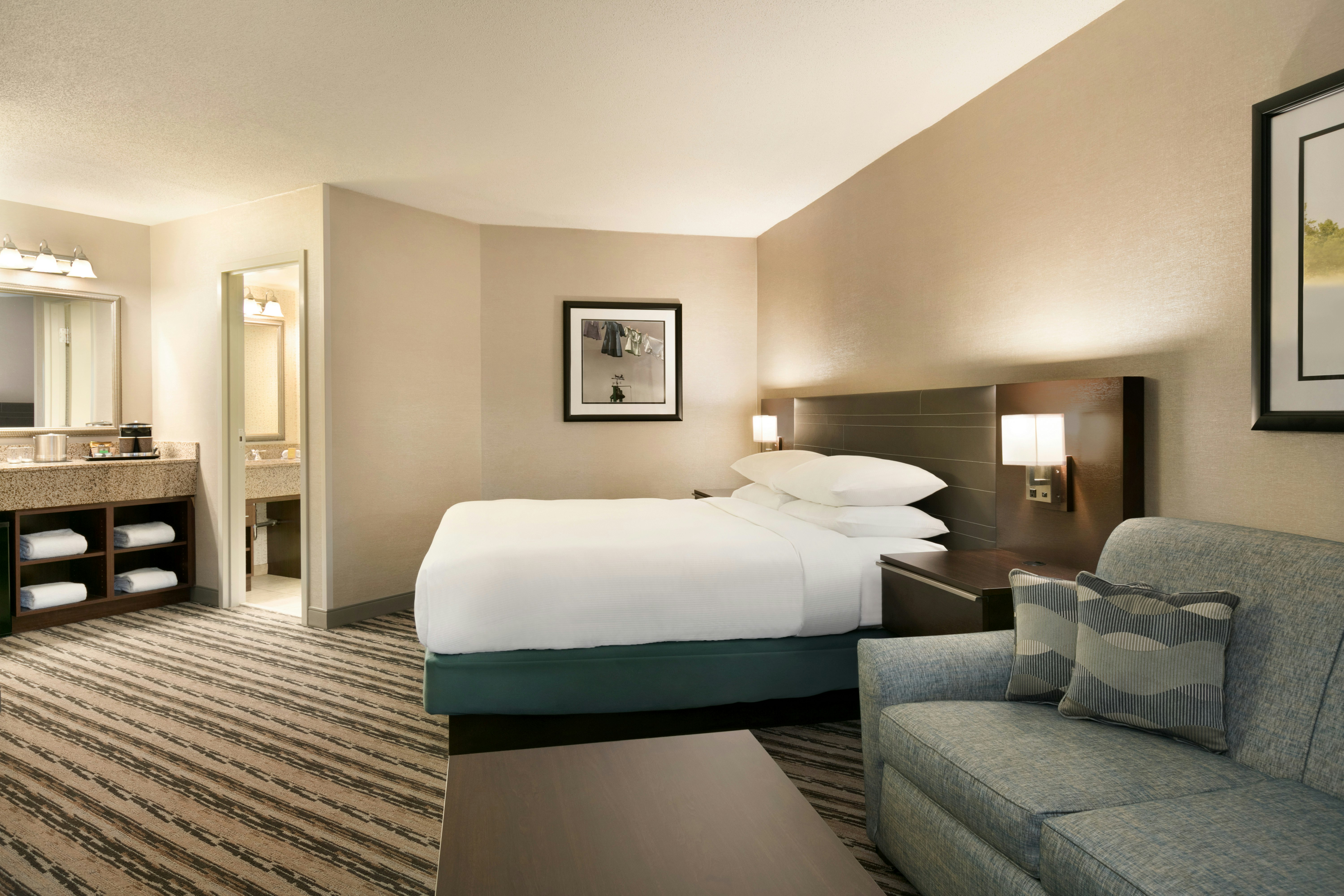 1 KING BED WHIRLPOOL NOSMK