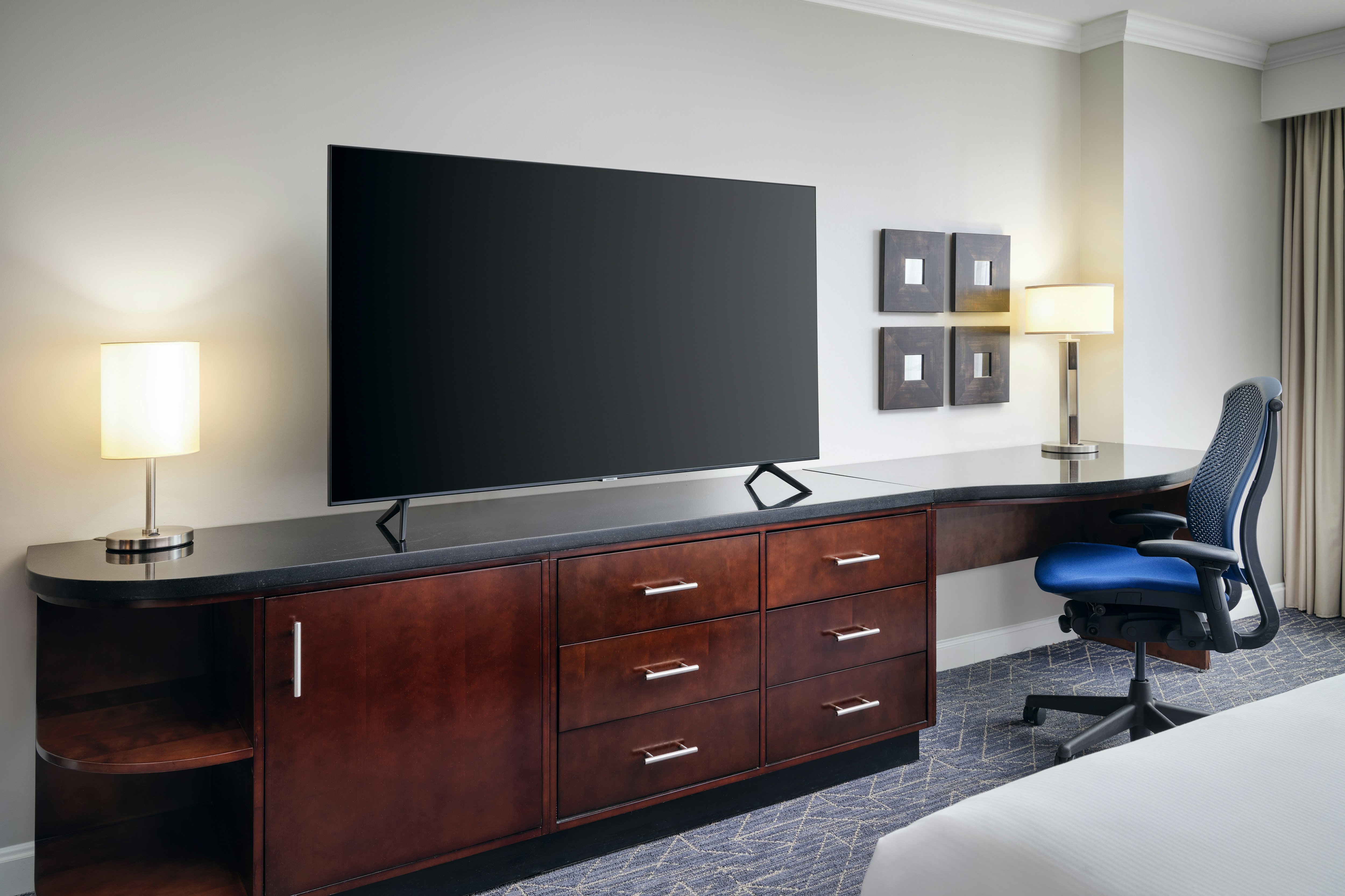 1 KING BED