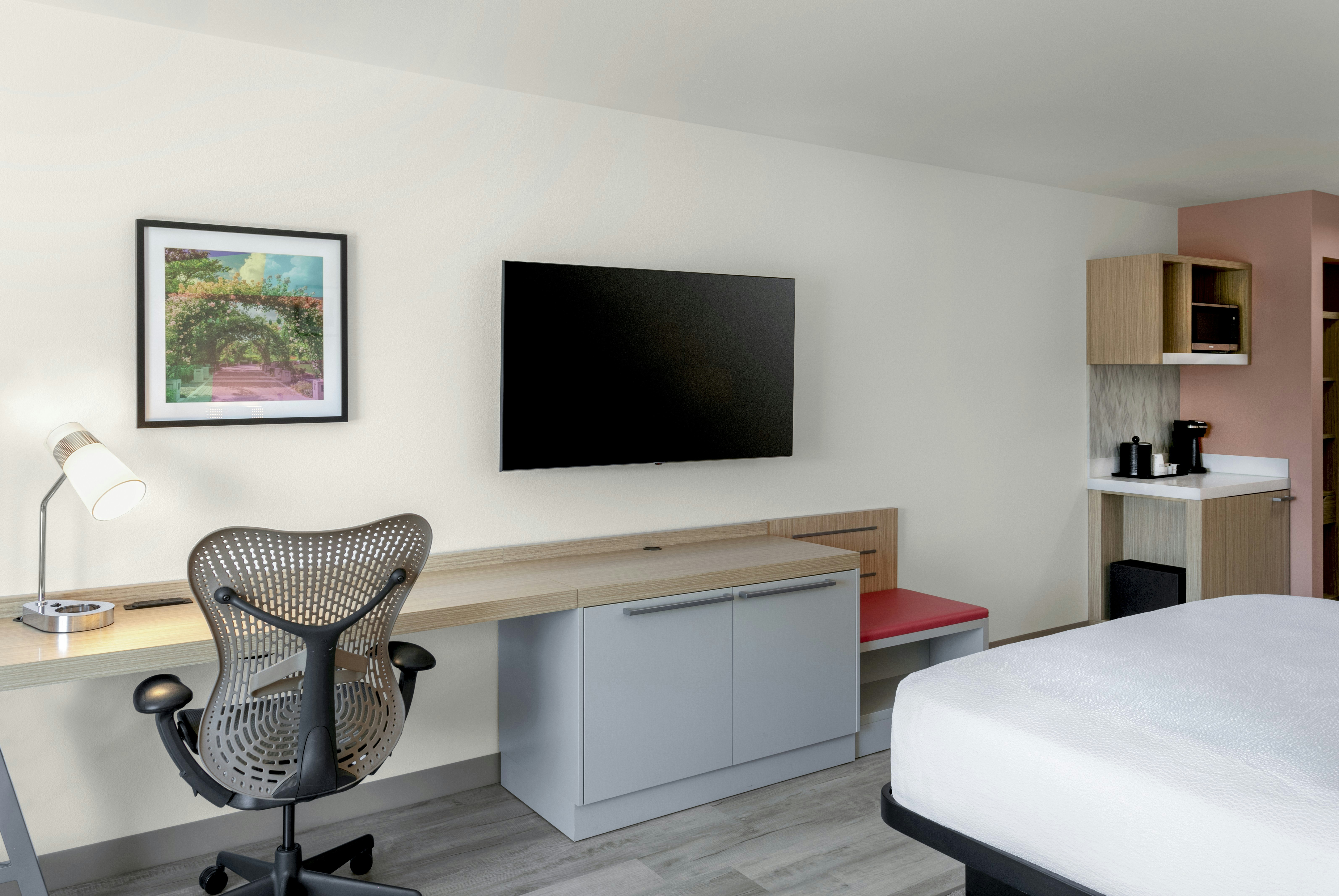 1 KING BED