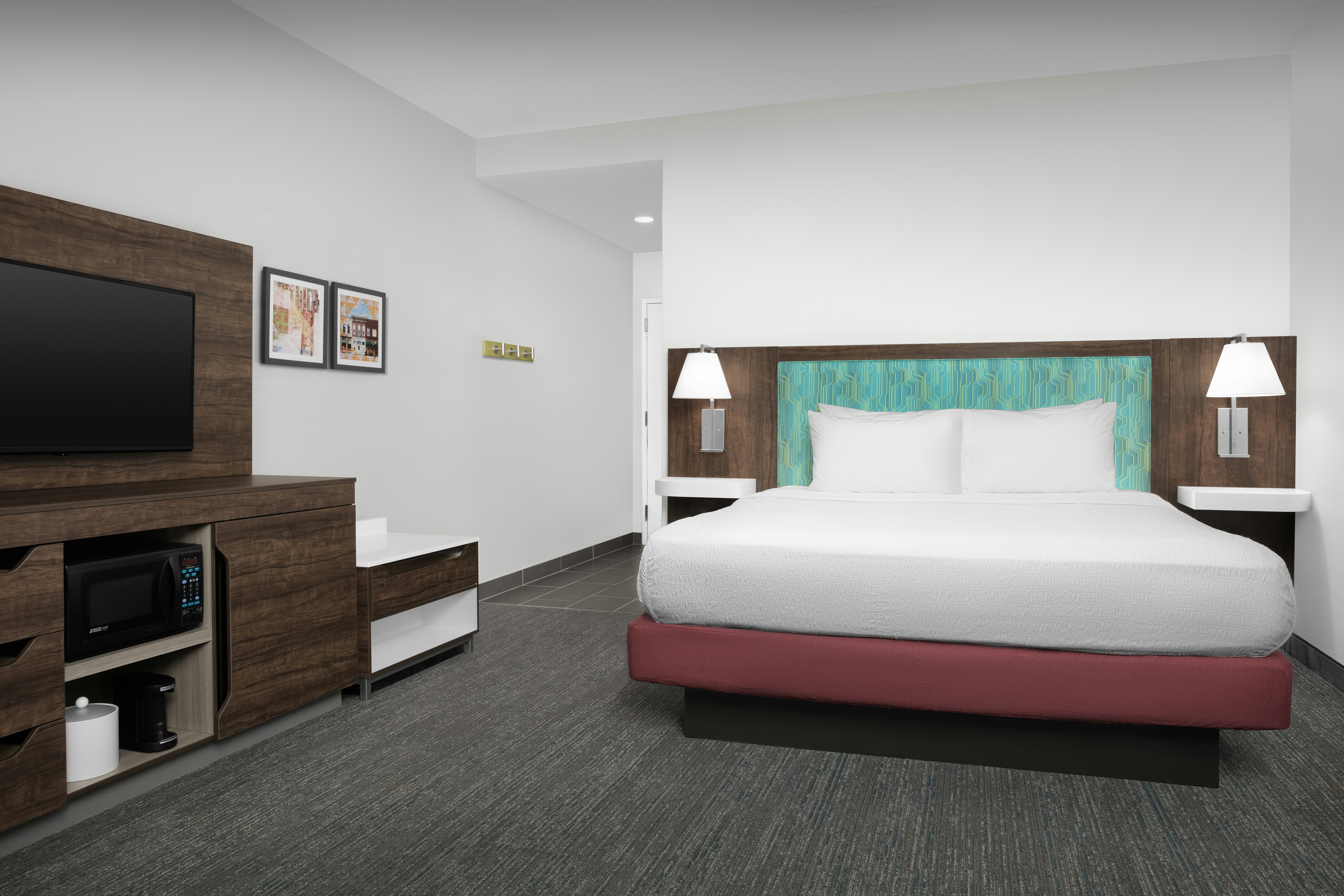 1 KING BED-NONSMOKING