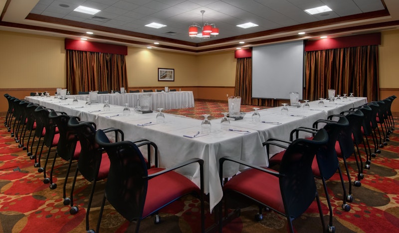 Hilton Garden Inn Milwaukee Airport