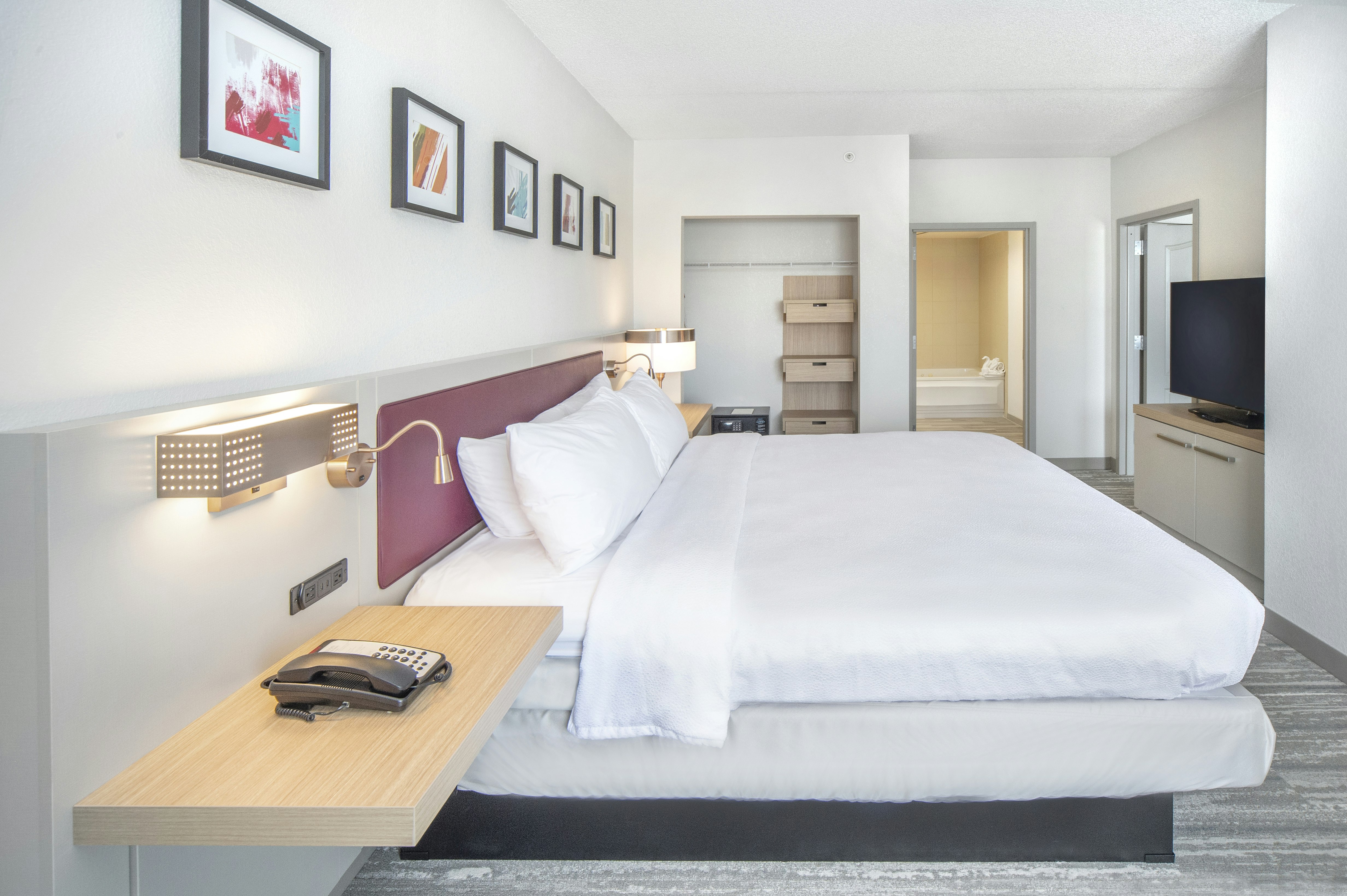 1KNG ACC 1BDRM STE RI SHWR