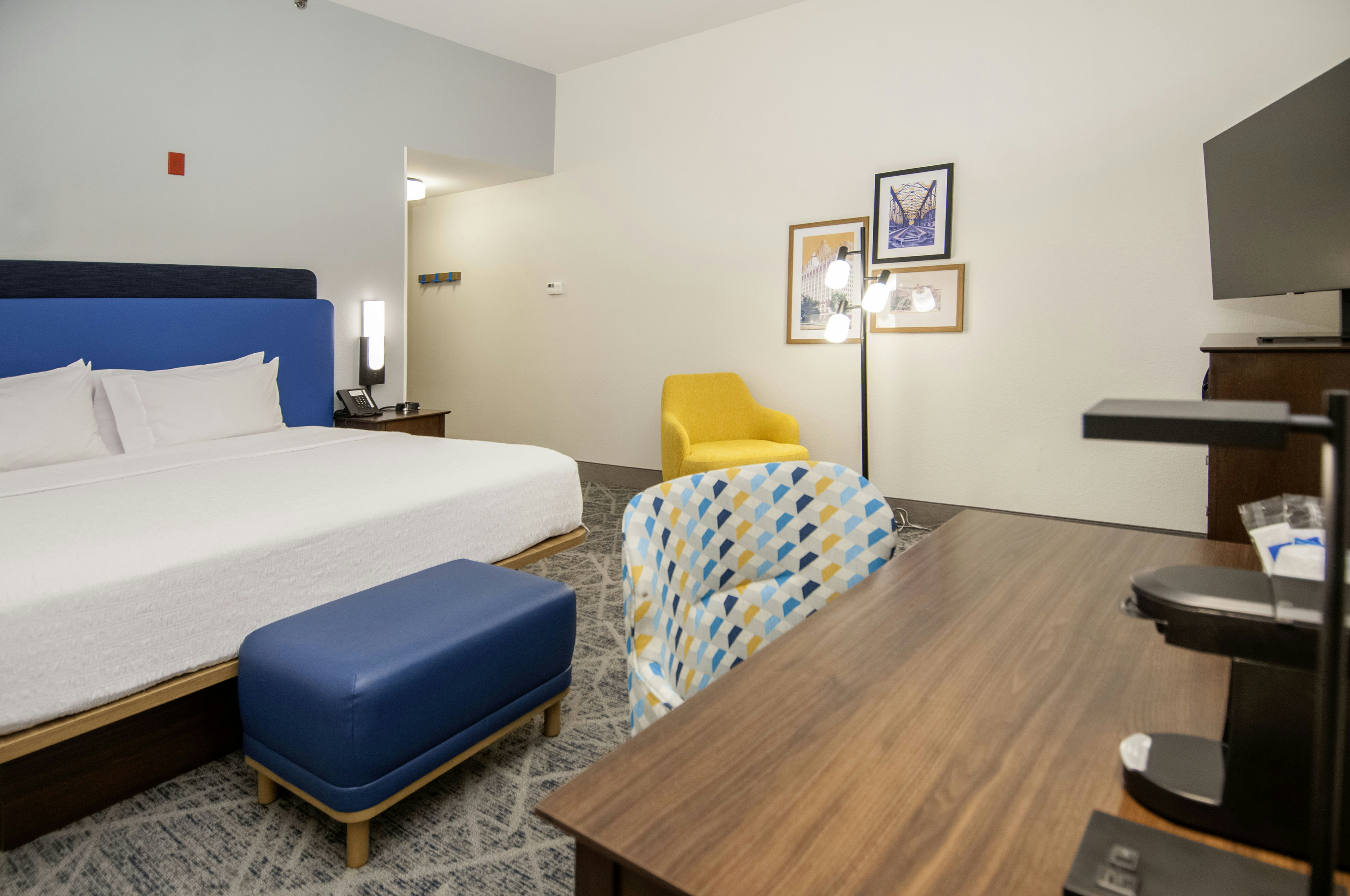 1 KING BED NONSMOKING