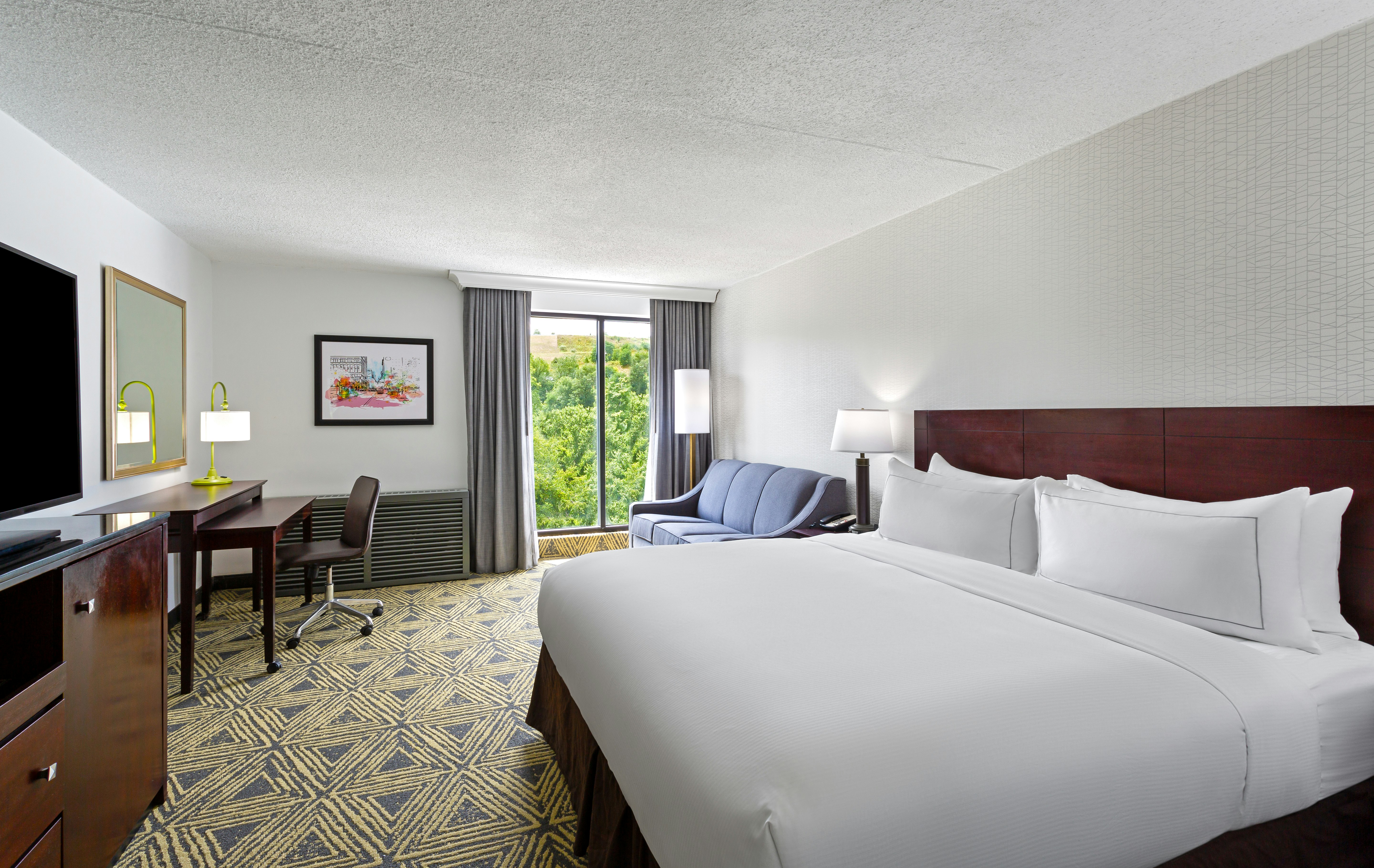 DoubleTree by Hilton Washington Meadow Lands Casino Area