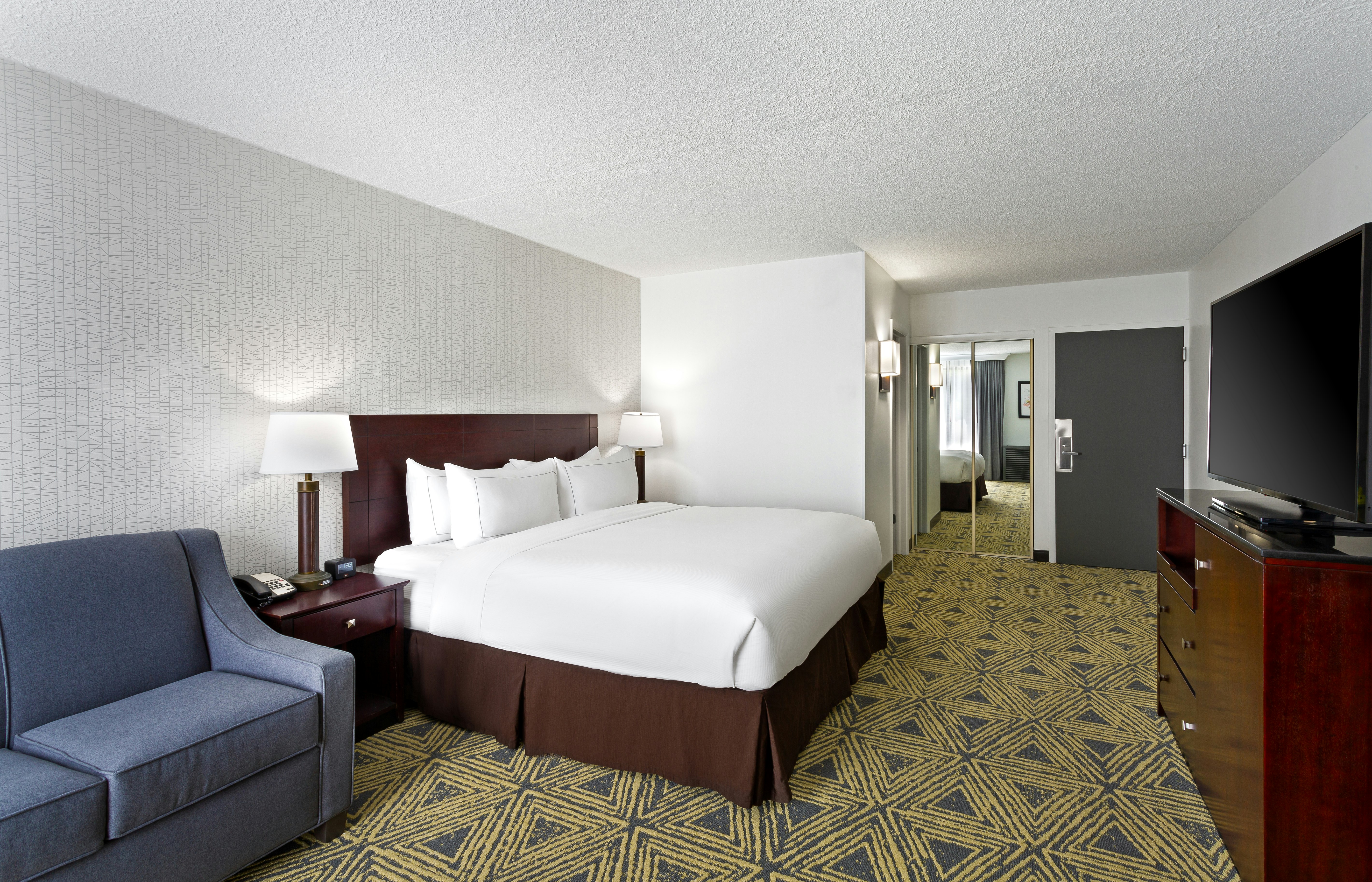 DoubleTree by Hilton Washington Meadow Lands Casino Area