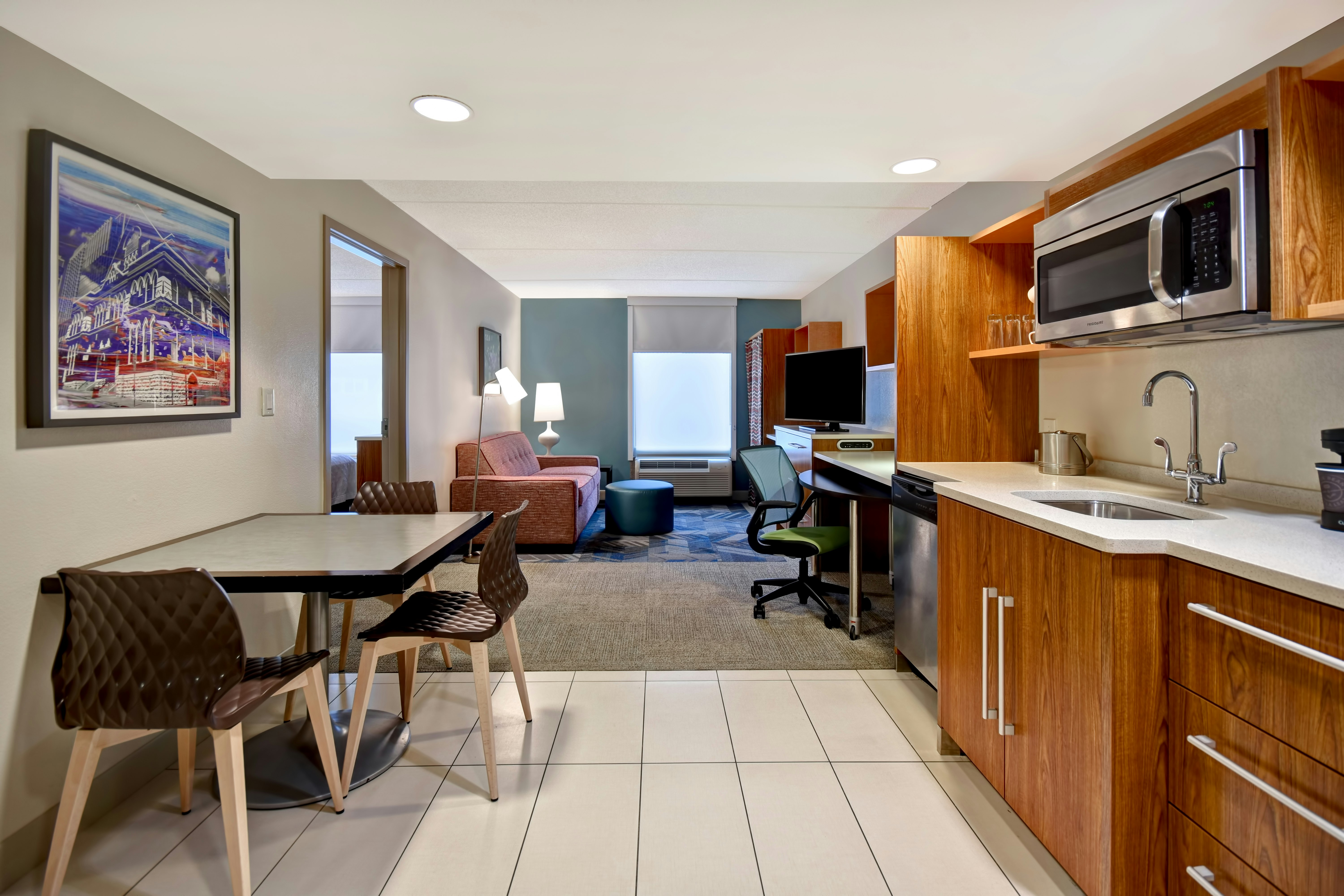2 QNS 1 BDRM SUITE NONSMOK