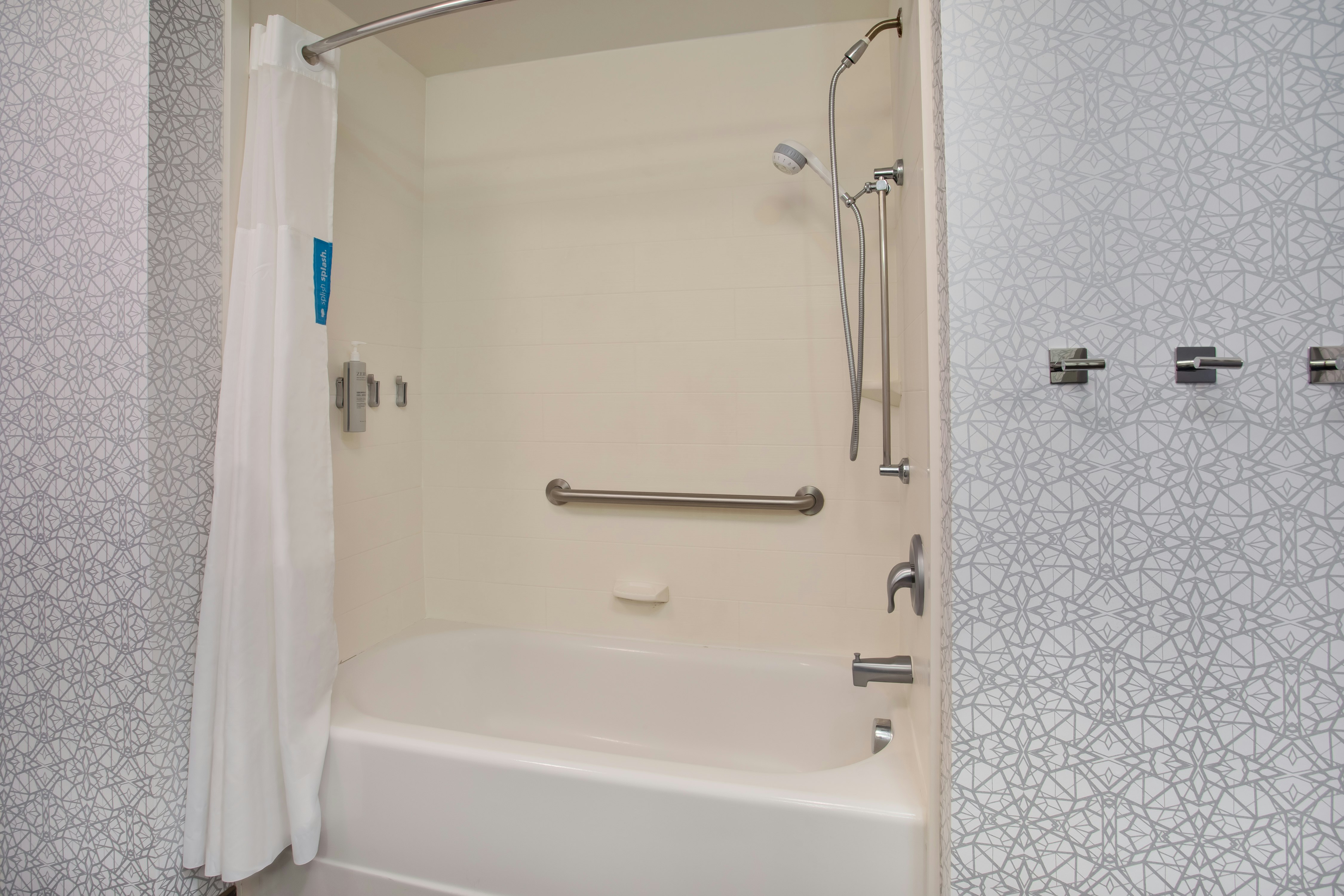1 KN ACC TUB STUDIO NOSMOK
