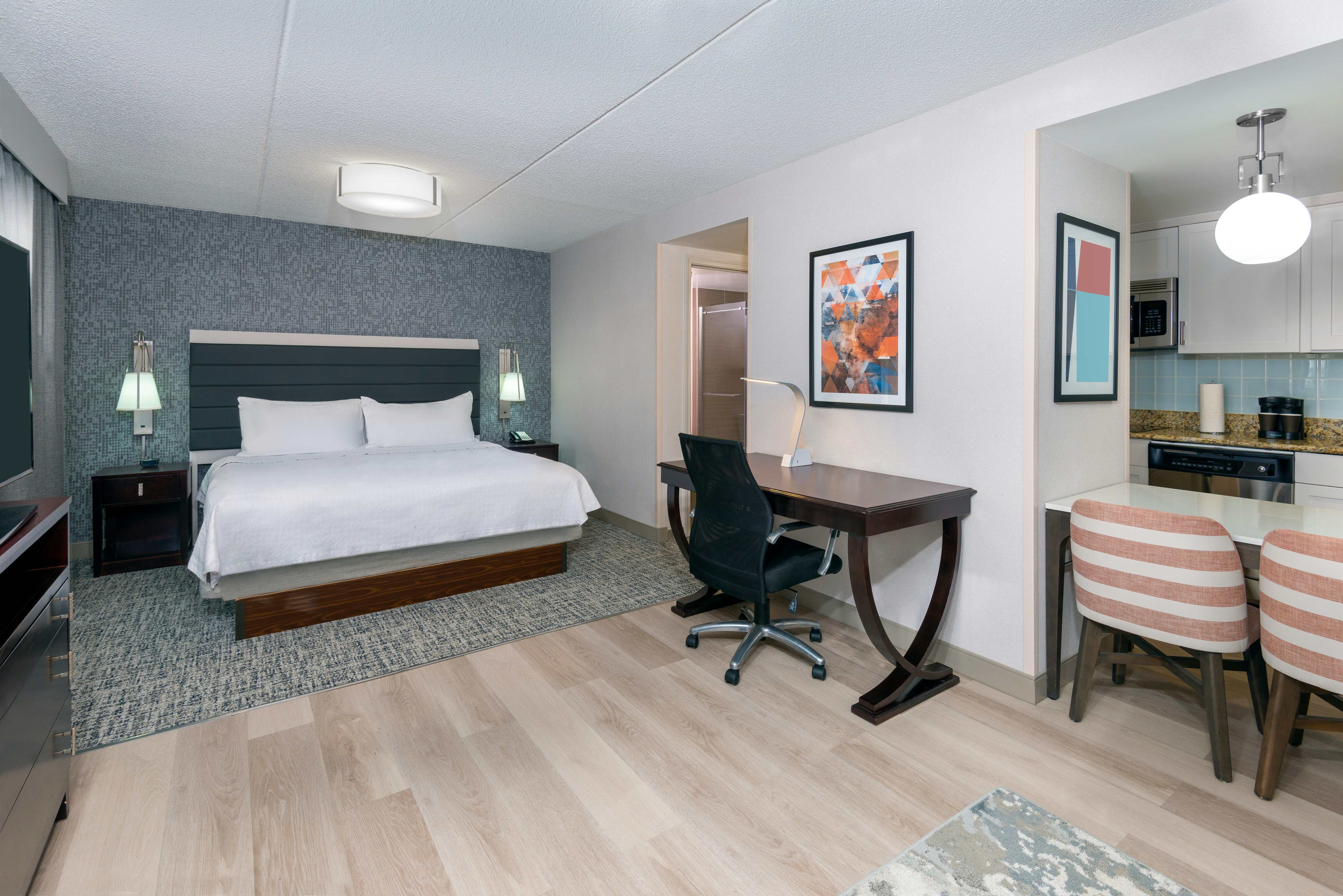 1 KING STUDIO SUITE NOSMOK