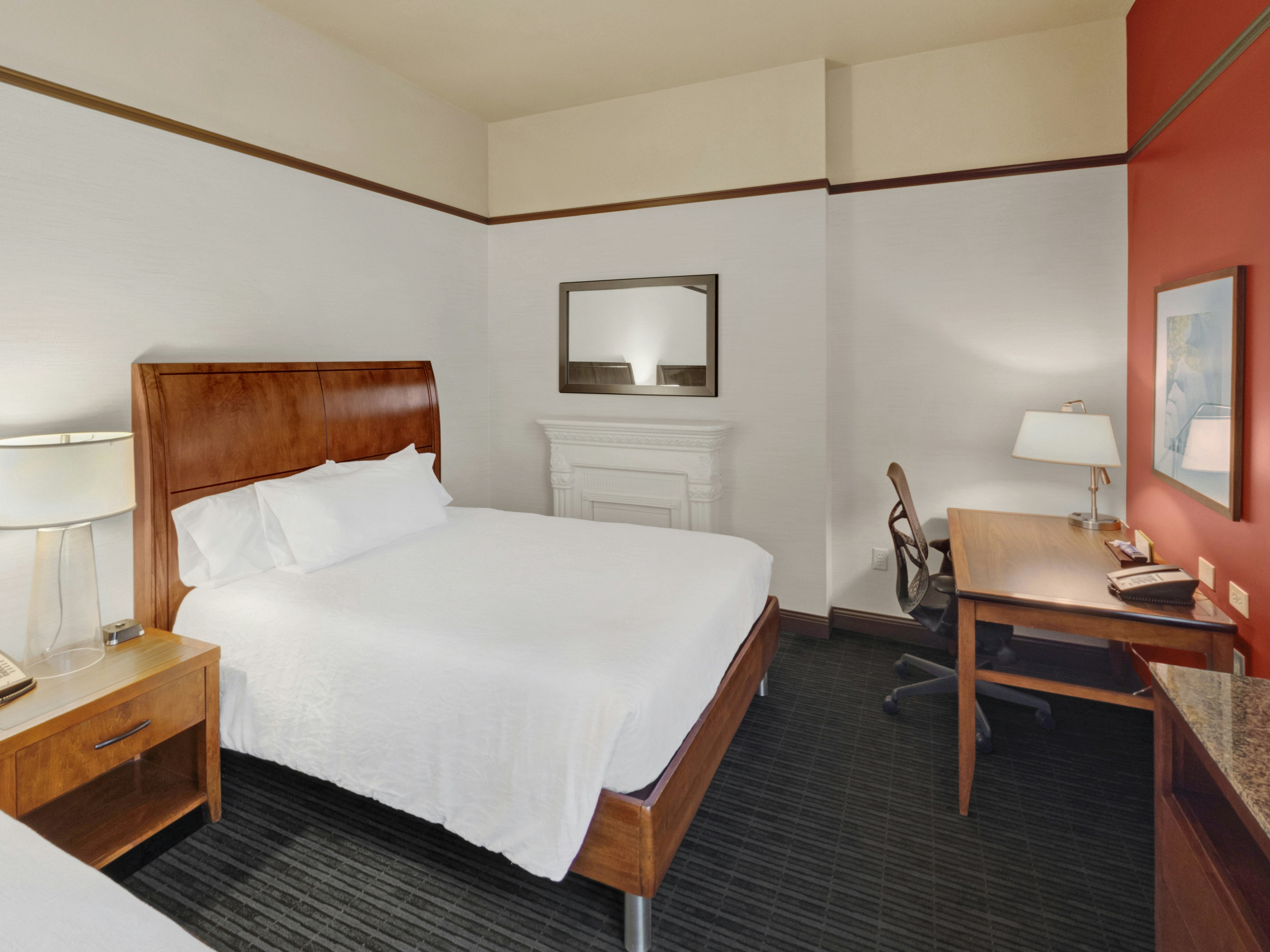1 KING BED ROOM