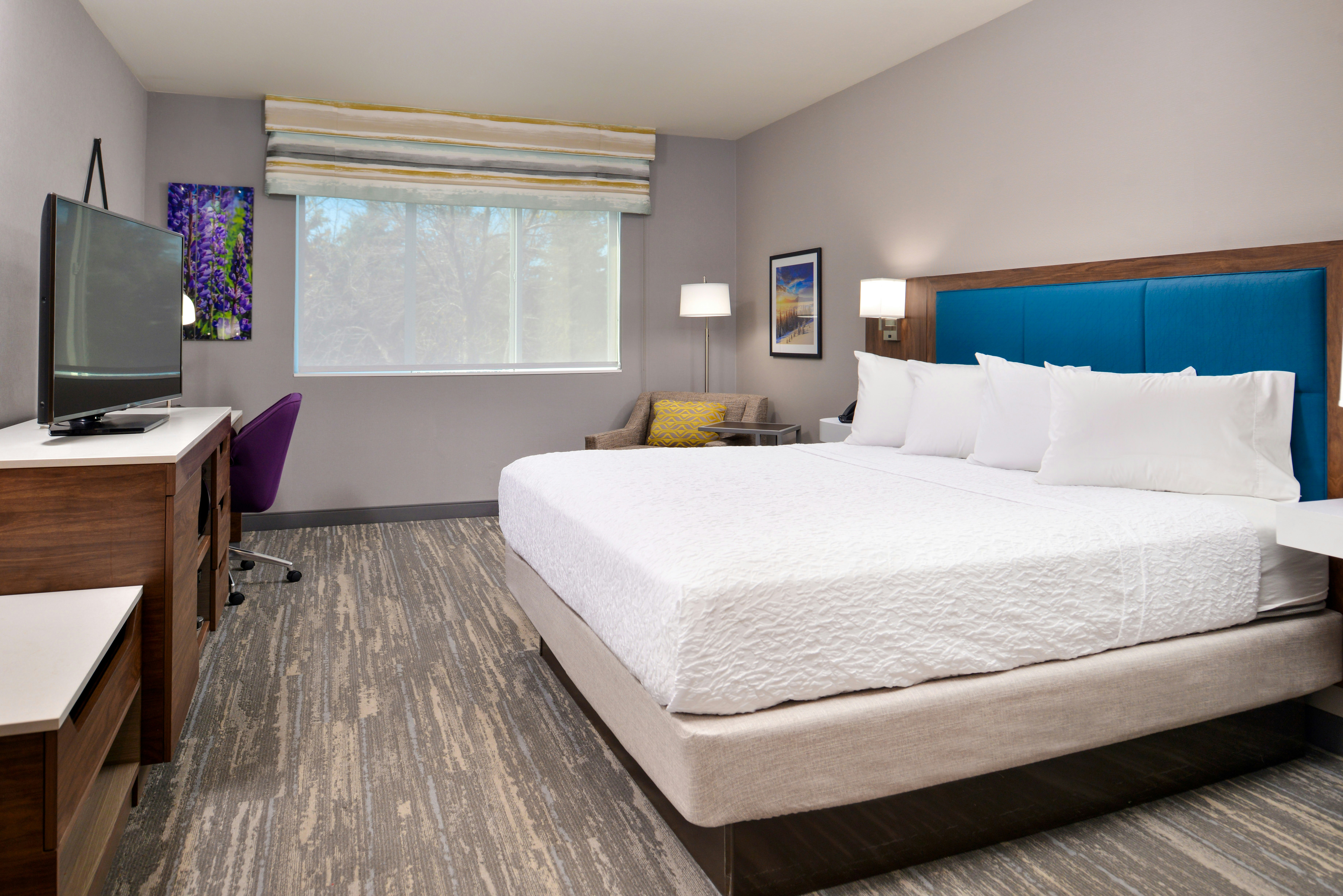 1 KING BED NONSMOKING