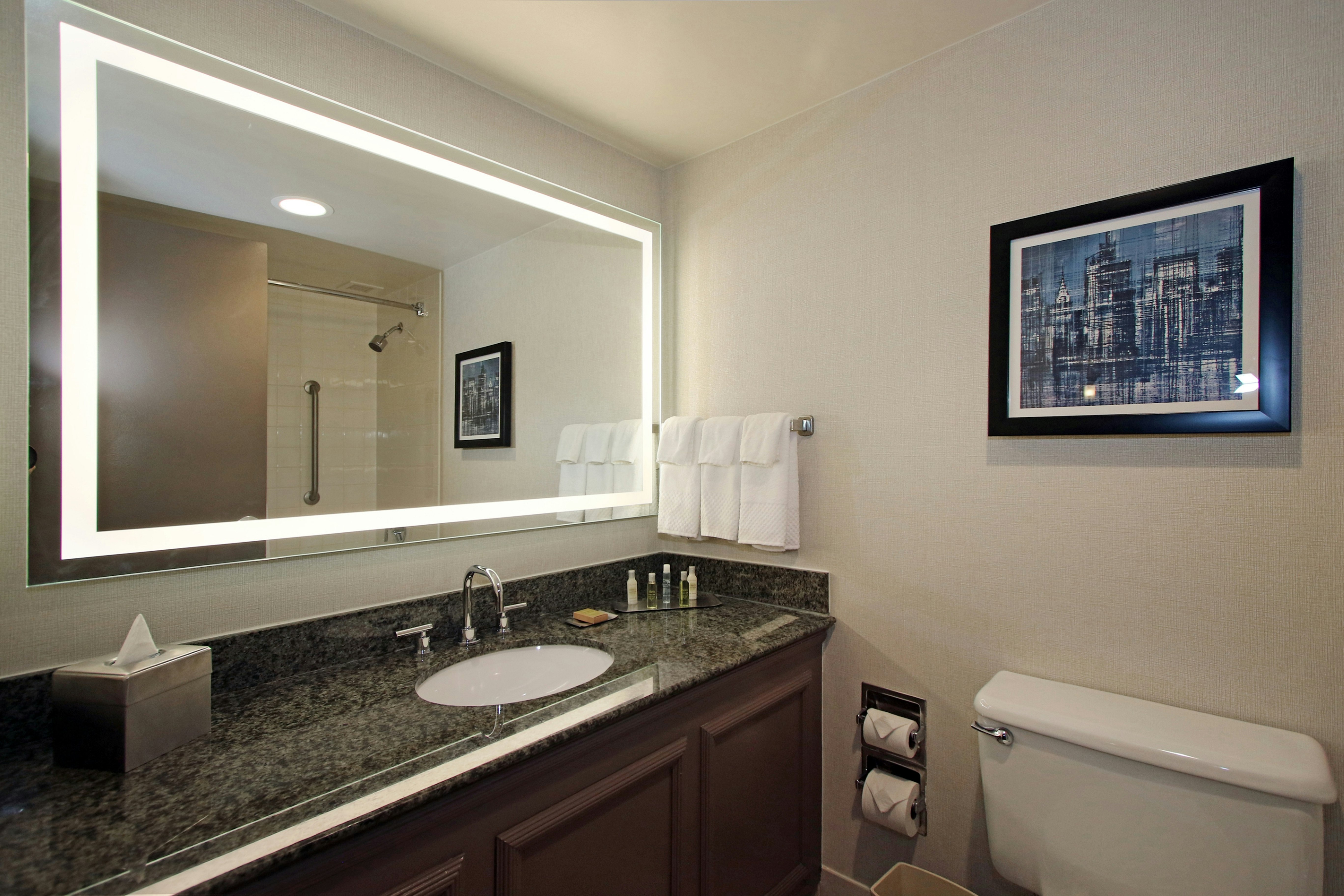 DoubleTree by Hilton Newark Airport