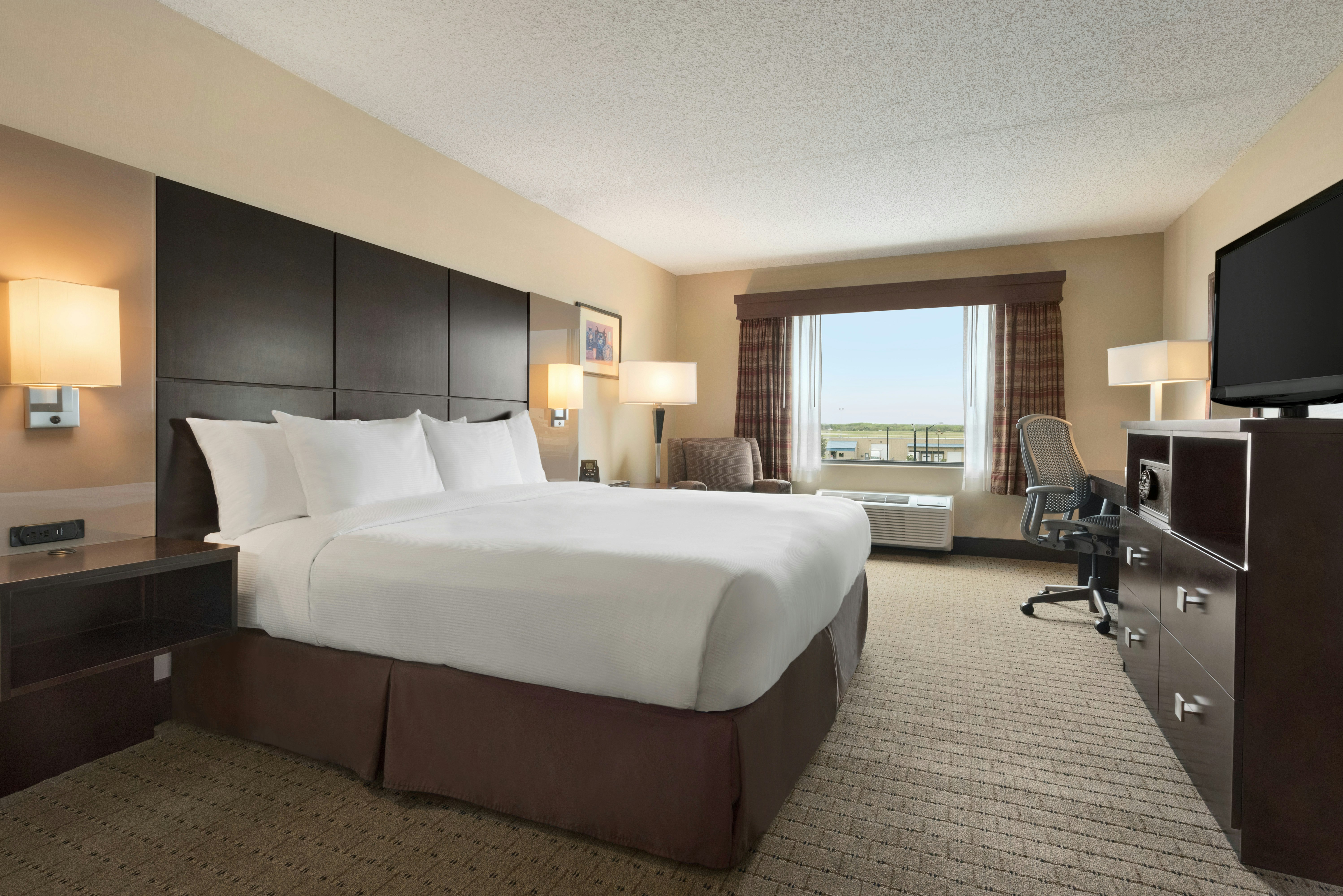 1 KING BED
