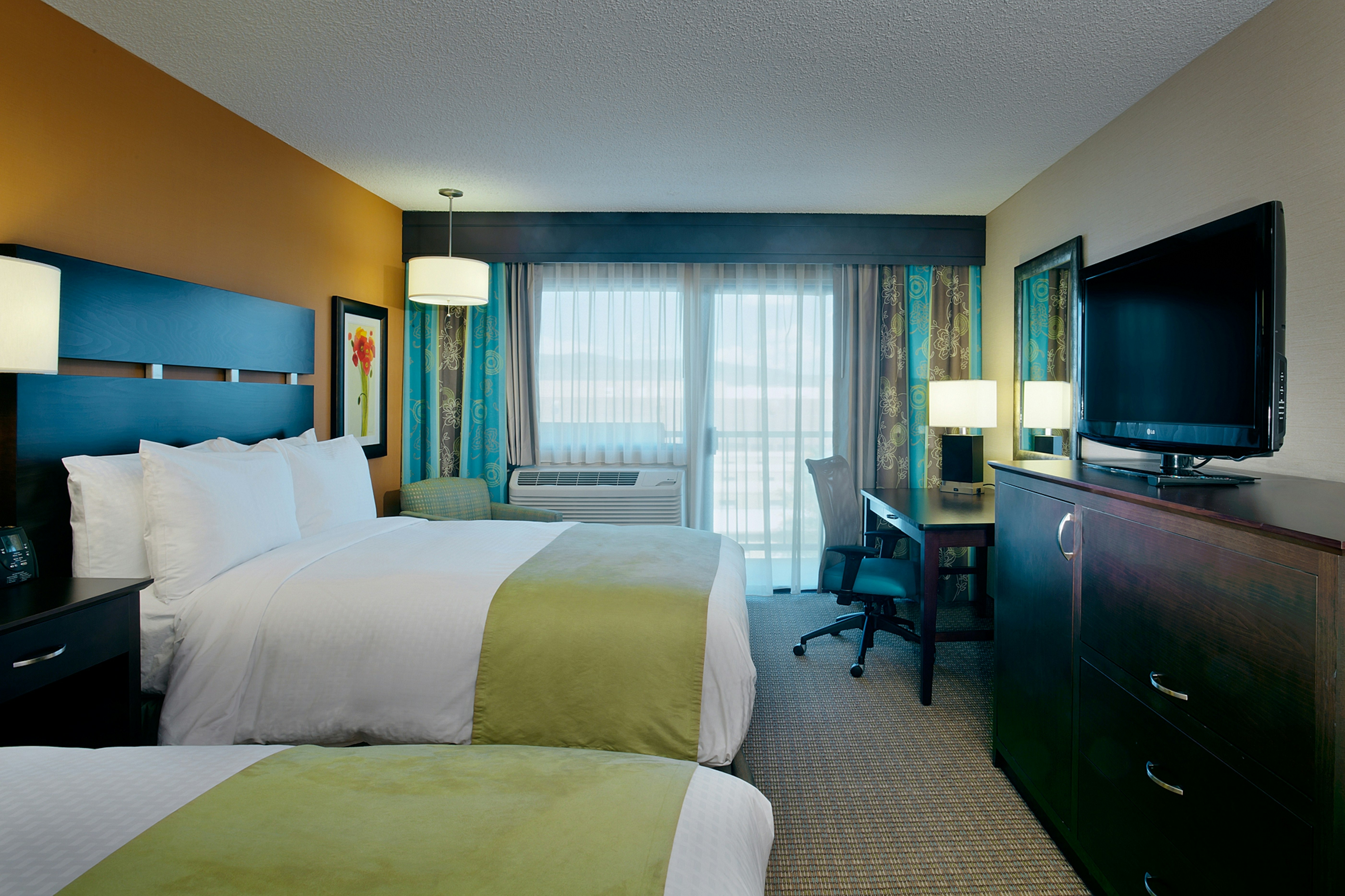2 DOUBLE BEDS NONSMOKING