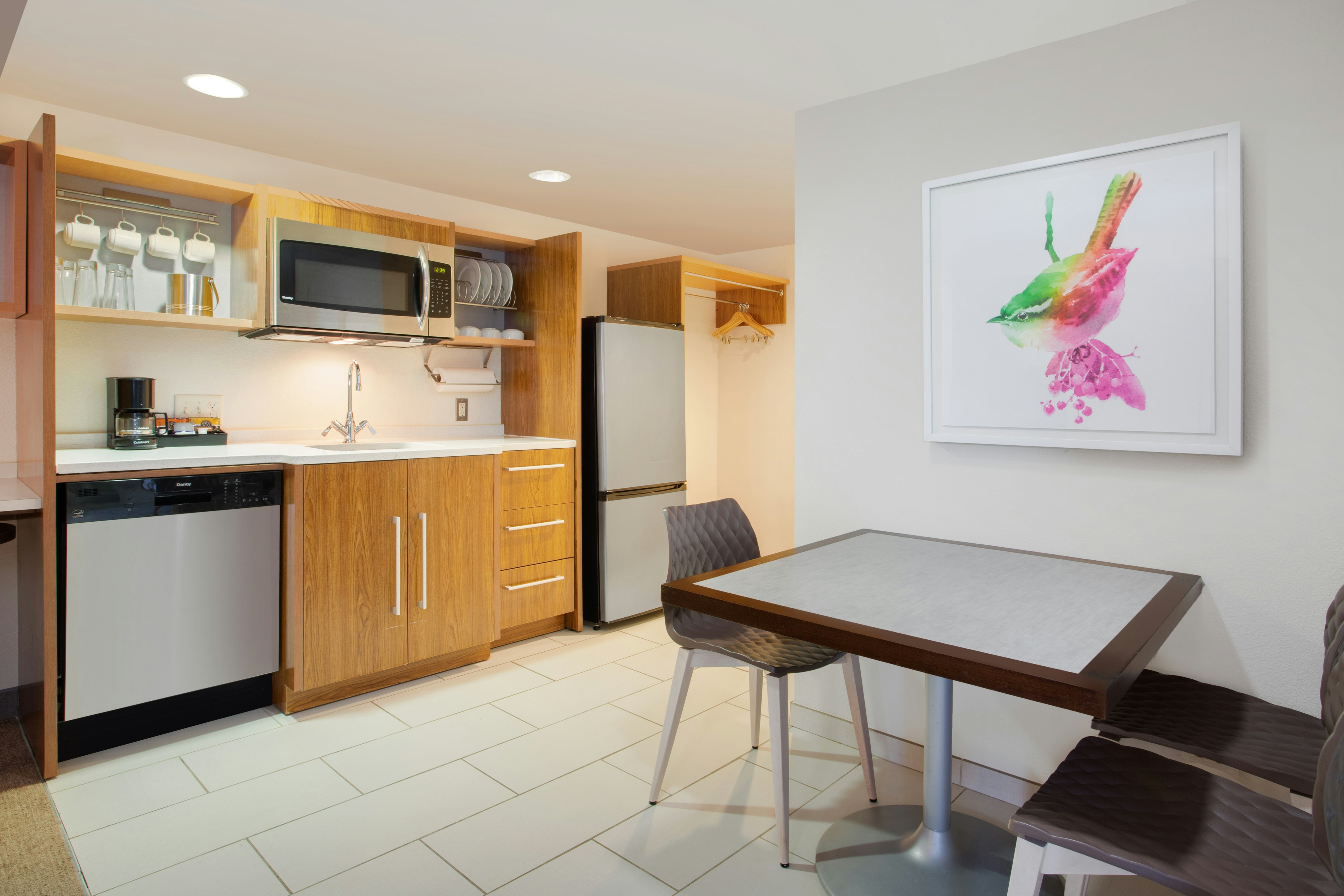 1 KING 1BDRM SUITE NONSMOK