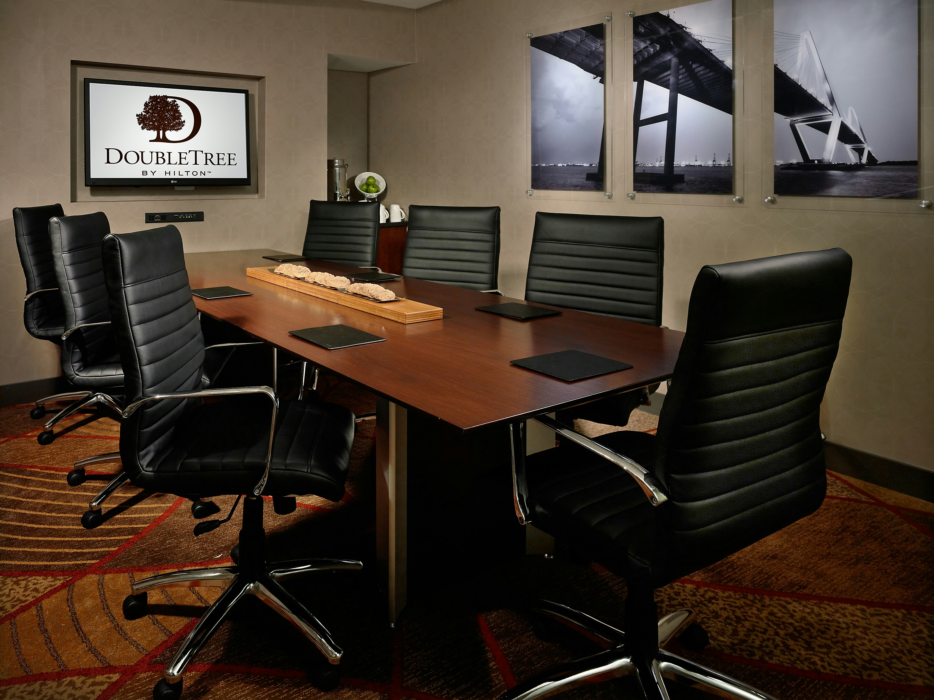 DoubleTree by Hilton Hotel and Suites Charleston Airport