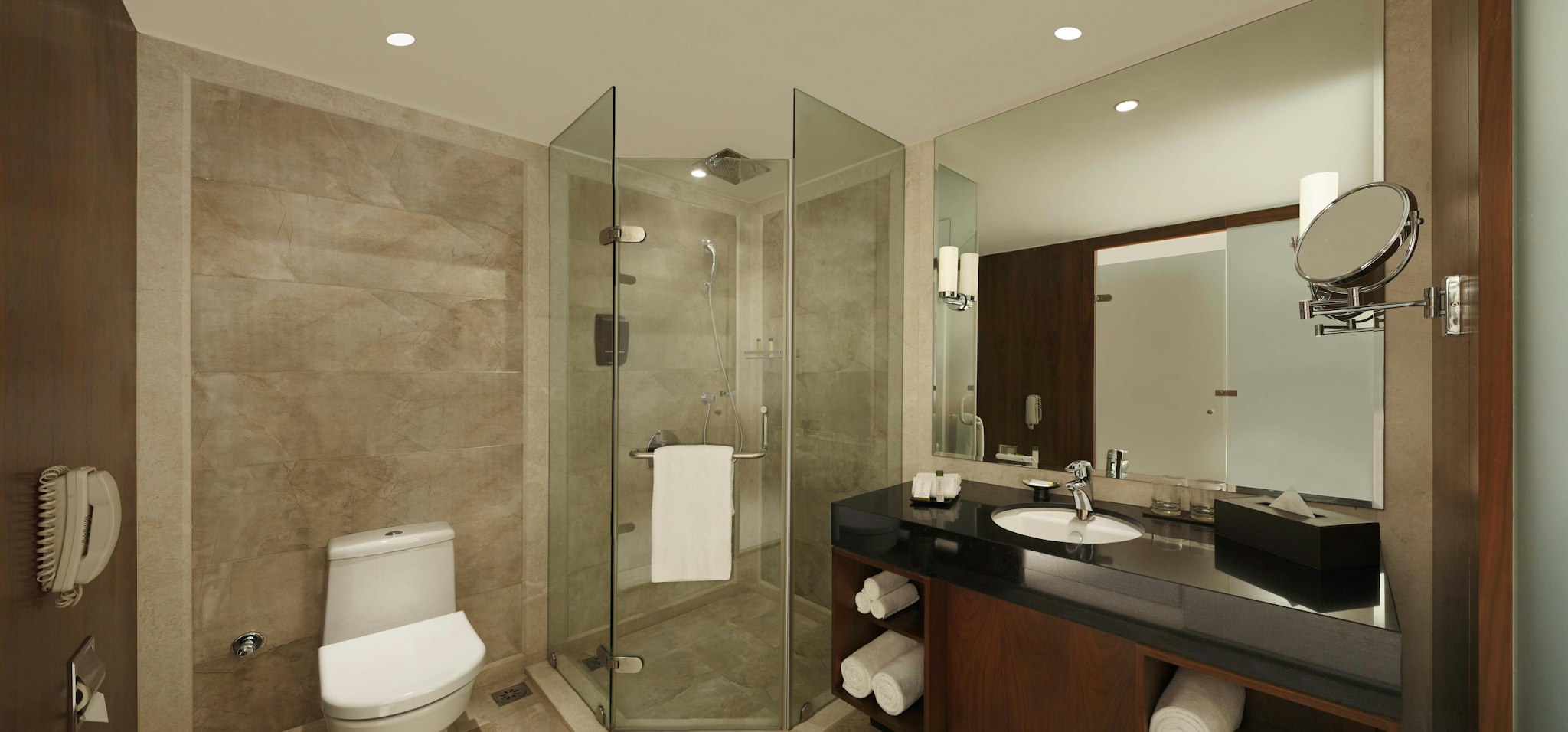 DoubleTree by Hilton Hotel Pune - Chinchwad