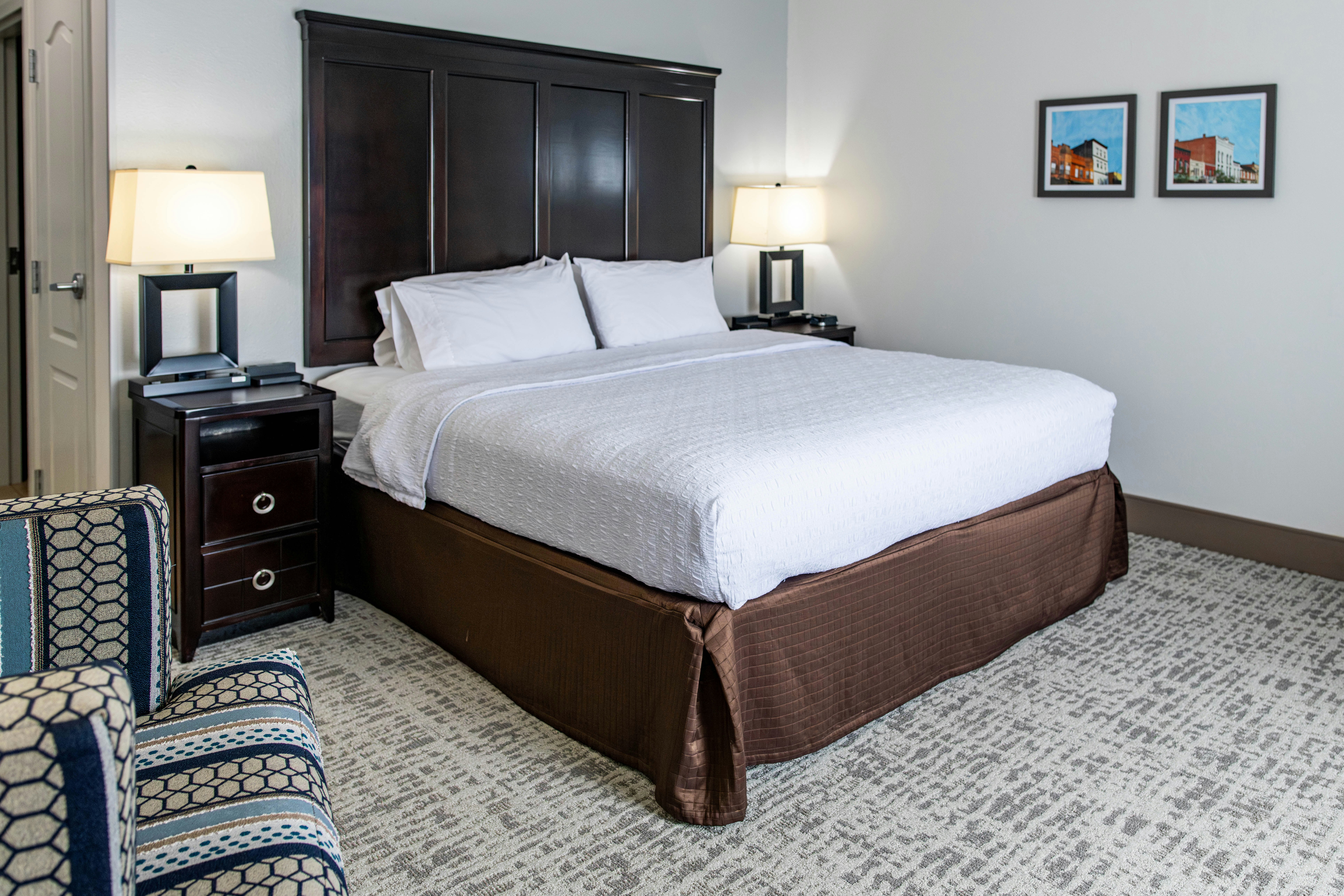 1 KING BED NONSMOKING