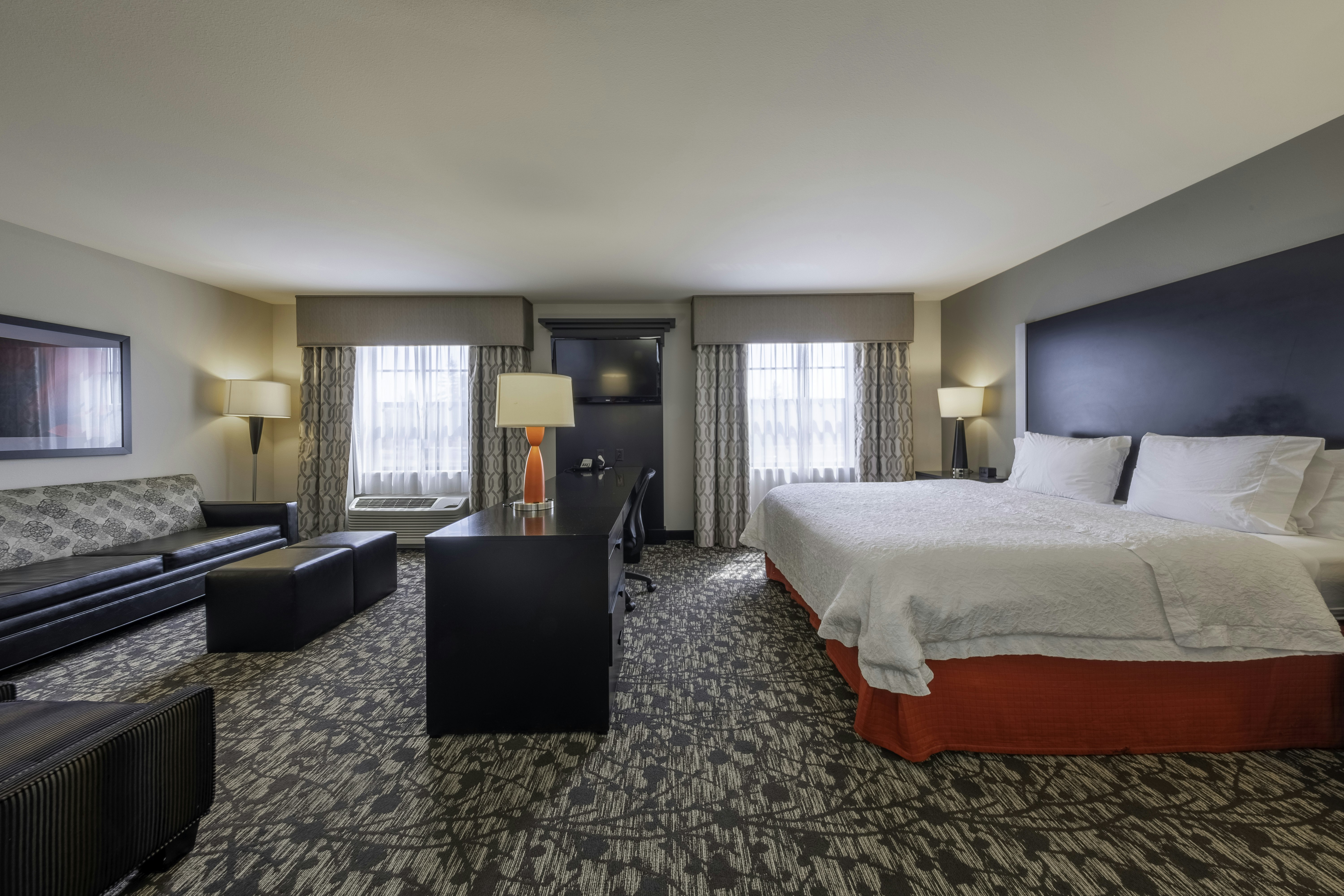 Hampton Inn & Suites DuPont
