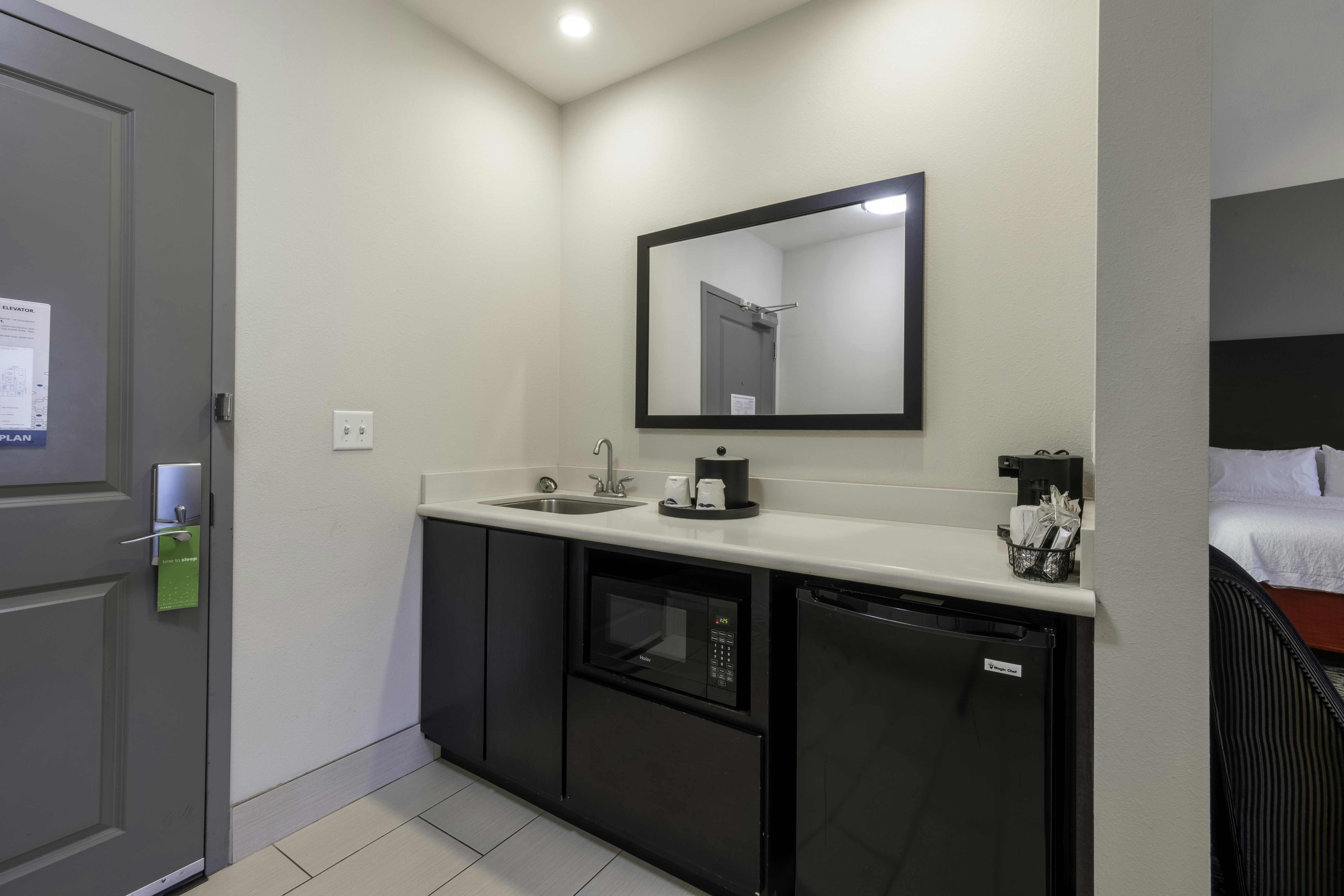 Hampton Inn & Suites DuPont