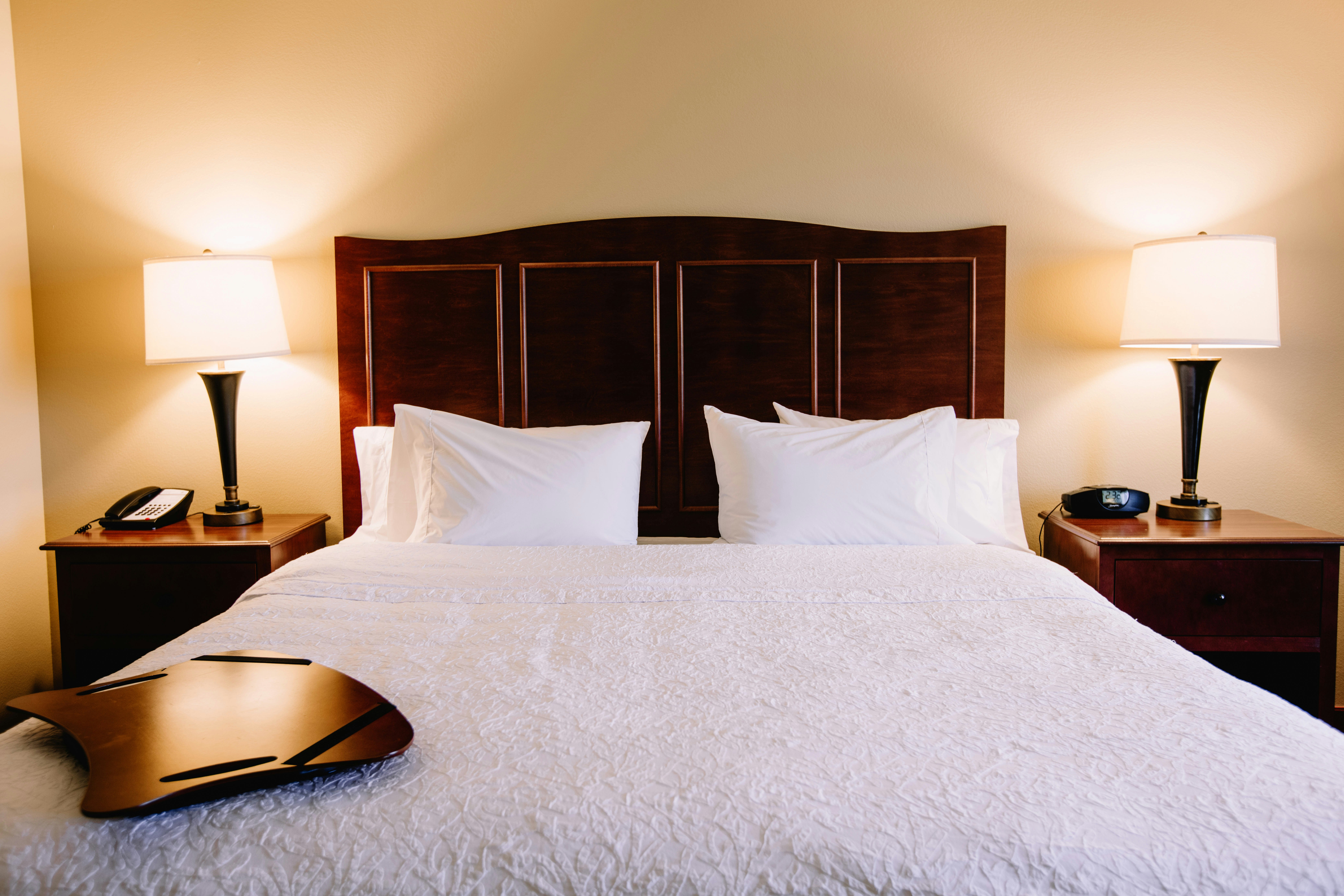 1 KING BED NONSMOKING