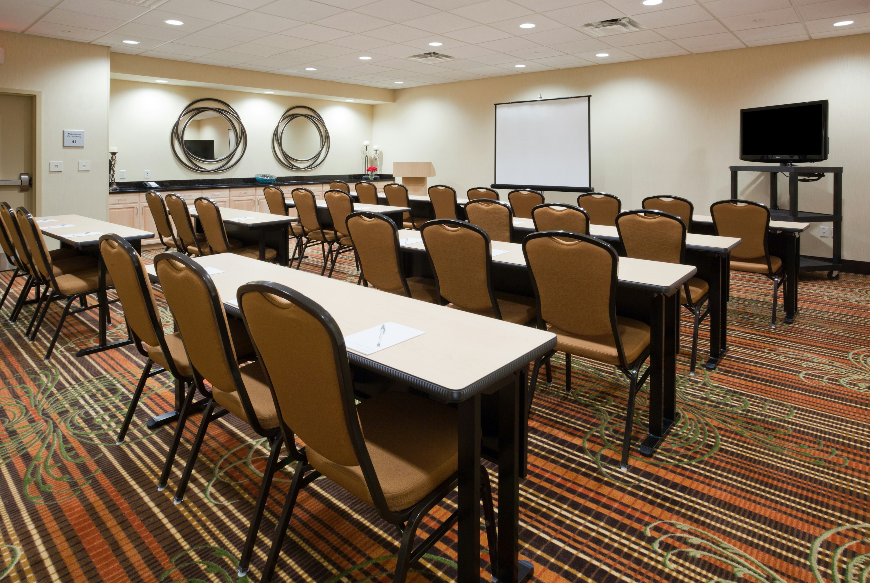 Hampton Inn & Suites Minot Airport