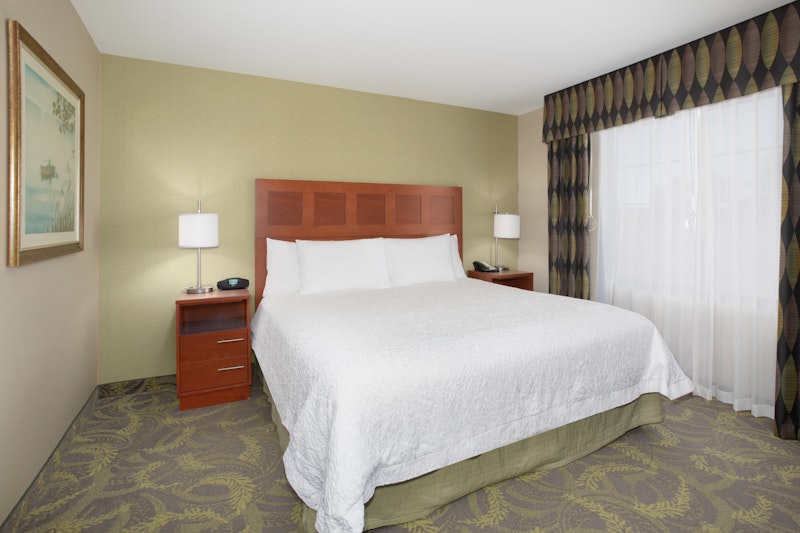 Hampton Inn & Suites Astoria