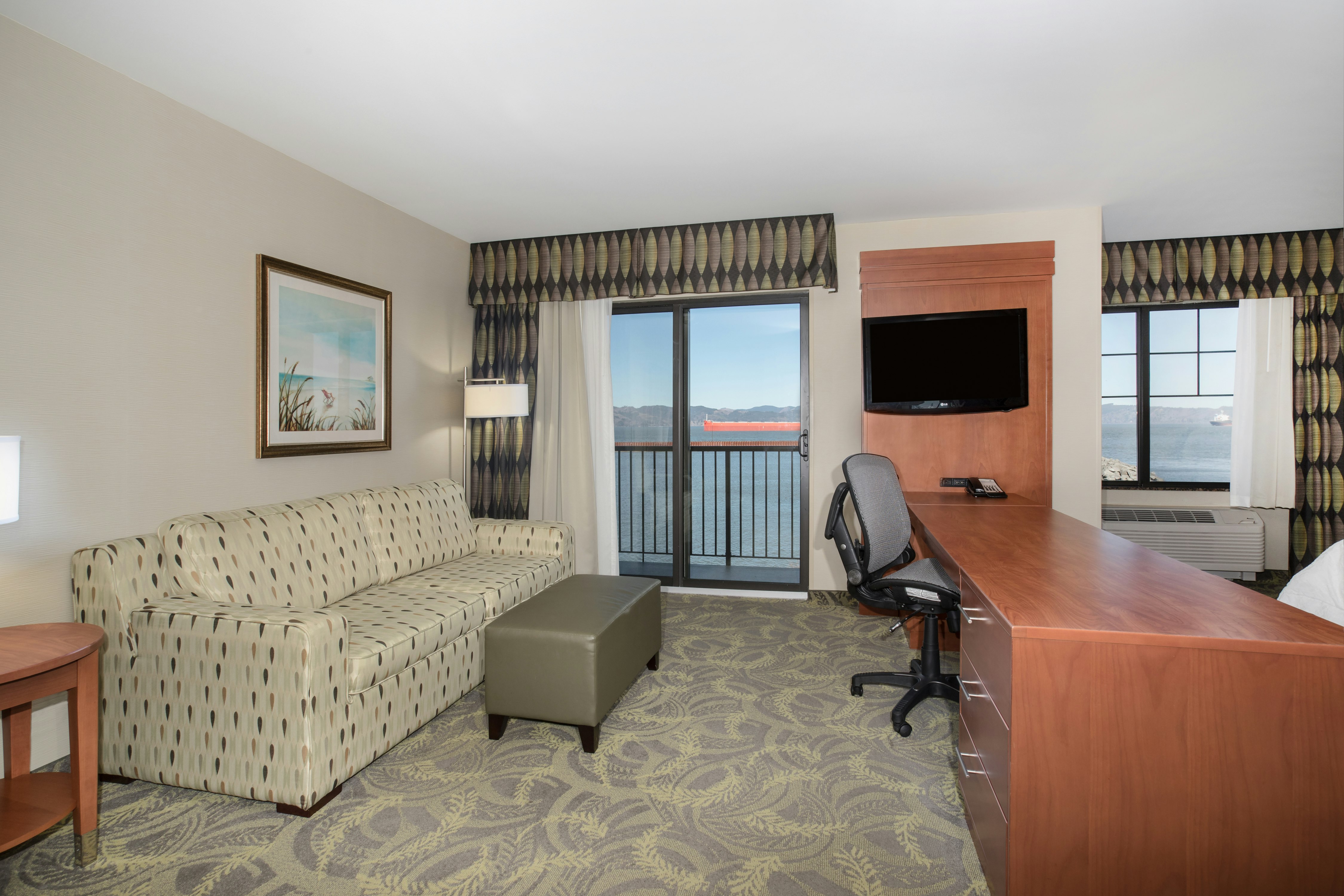 Hampton Inn & Suites Astoria