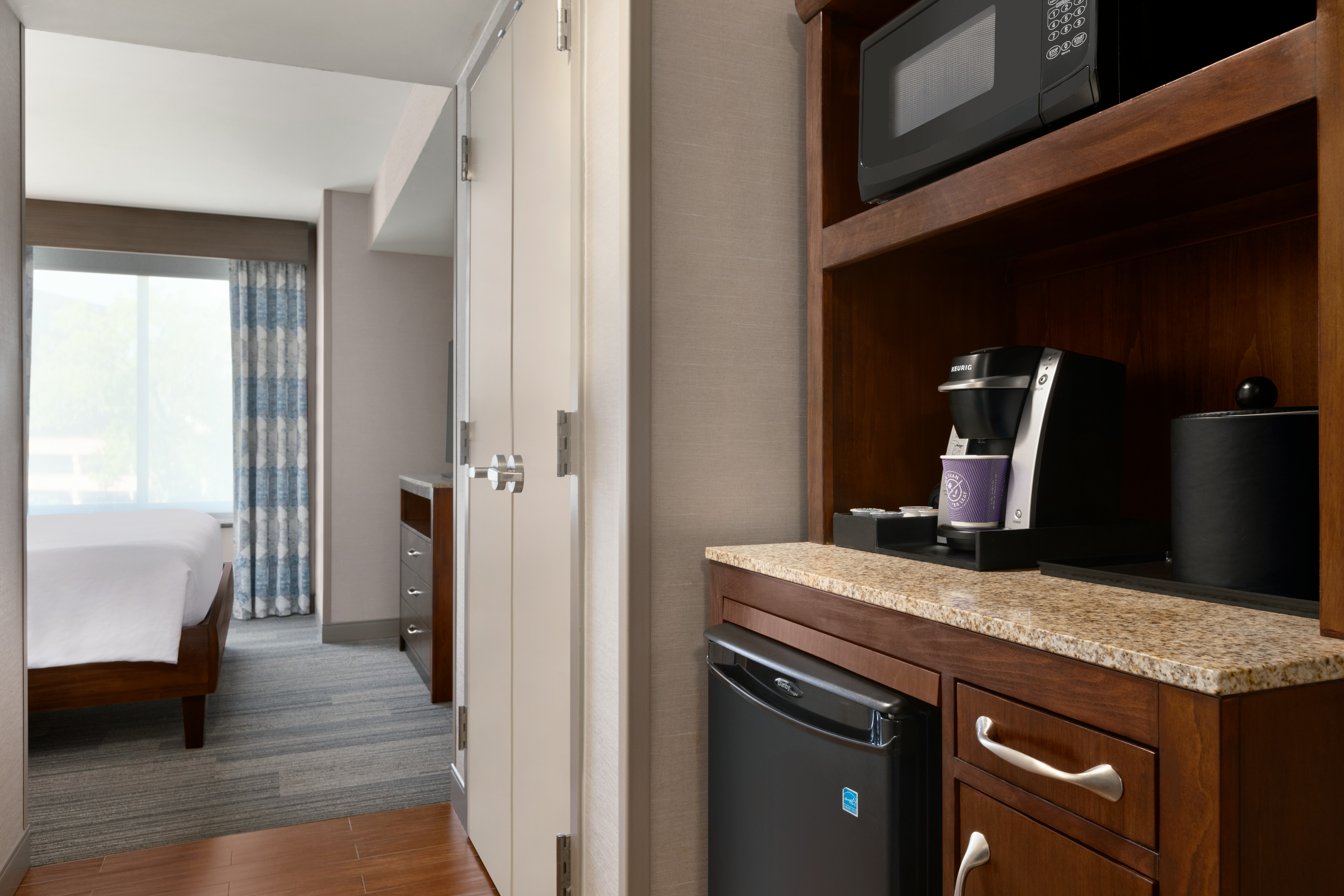 1 KING BED JUNIOR SUITE
