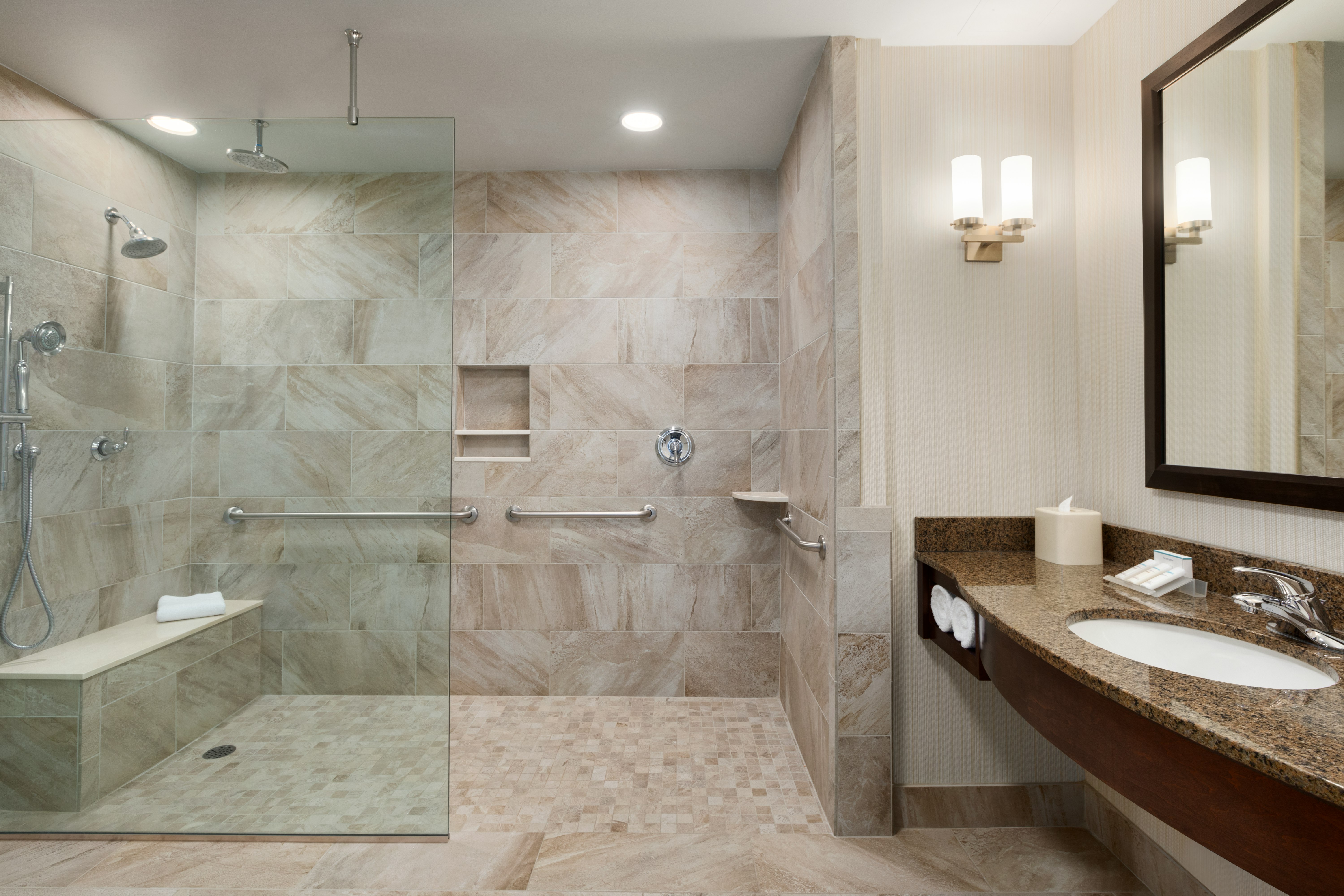 FAMILY SUITE 2 BED/2 BATH