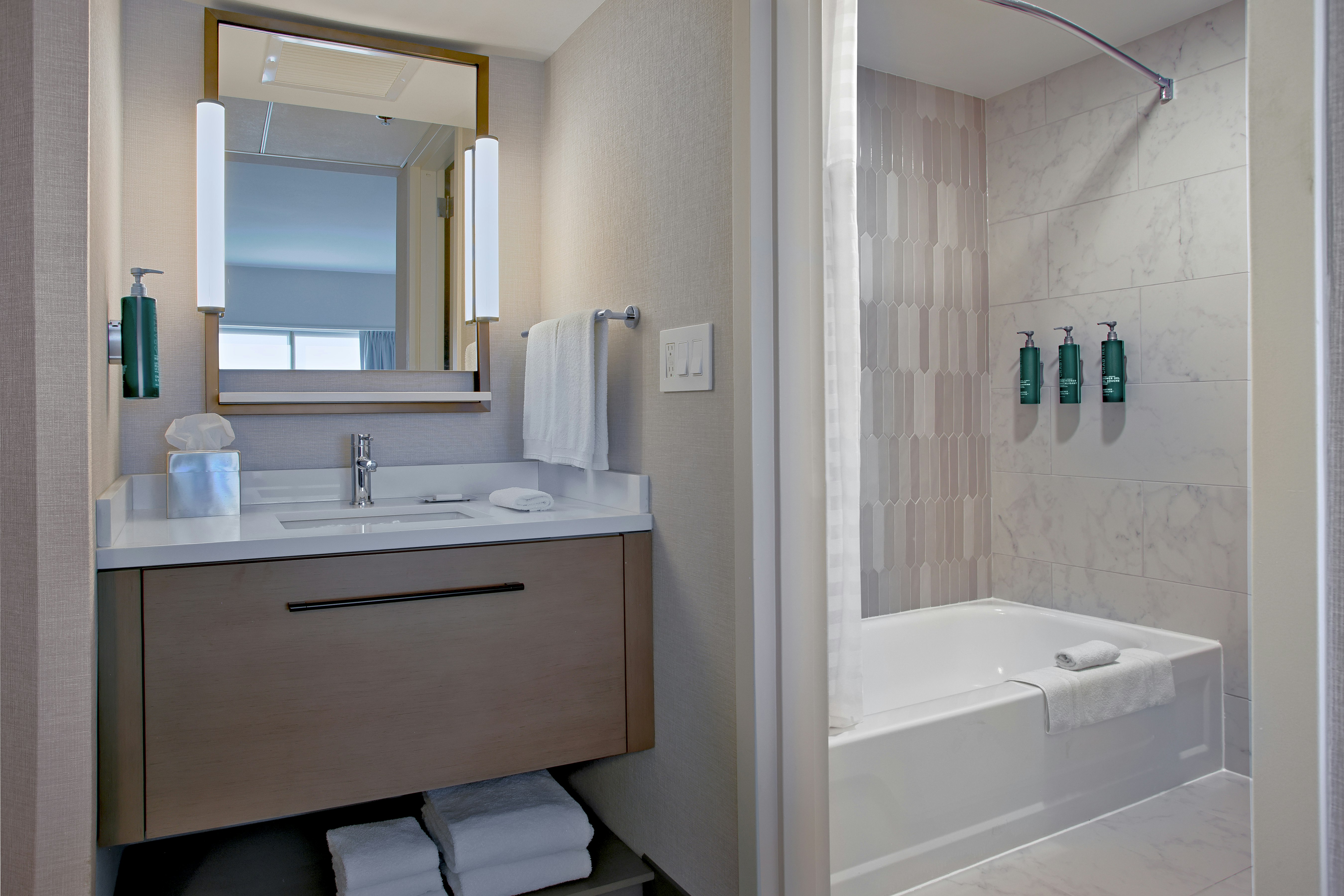 DoubleTree by Hilton Cedar Rapids Convention Complex