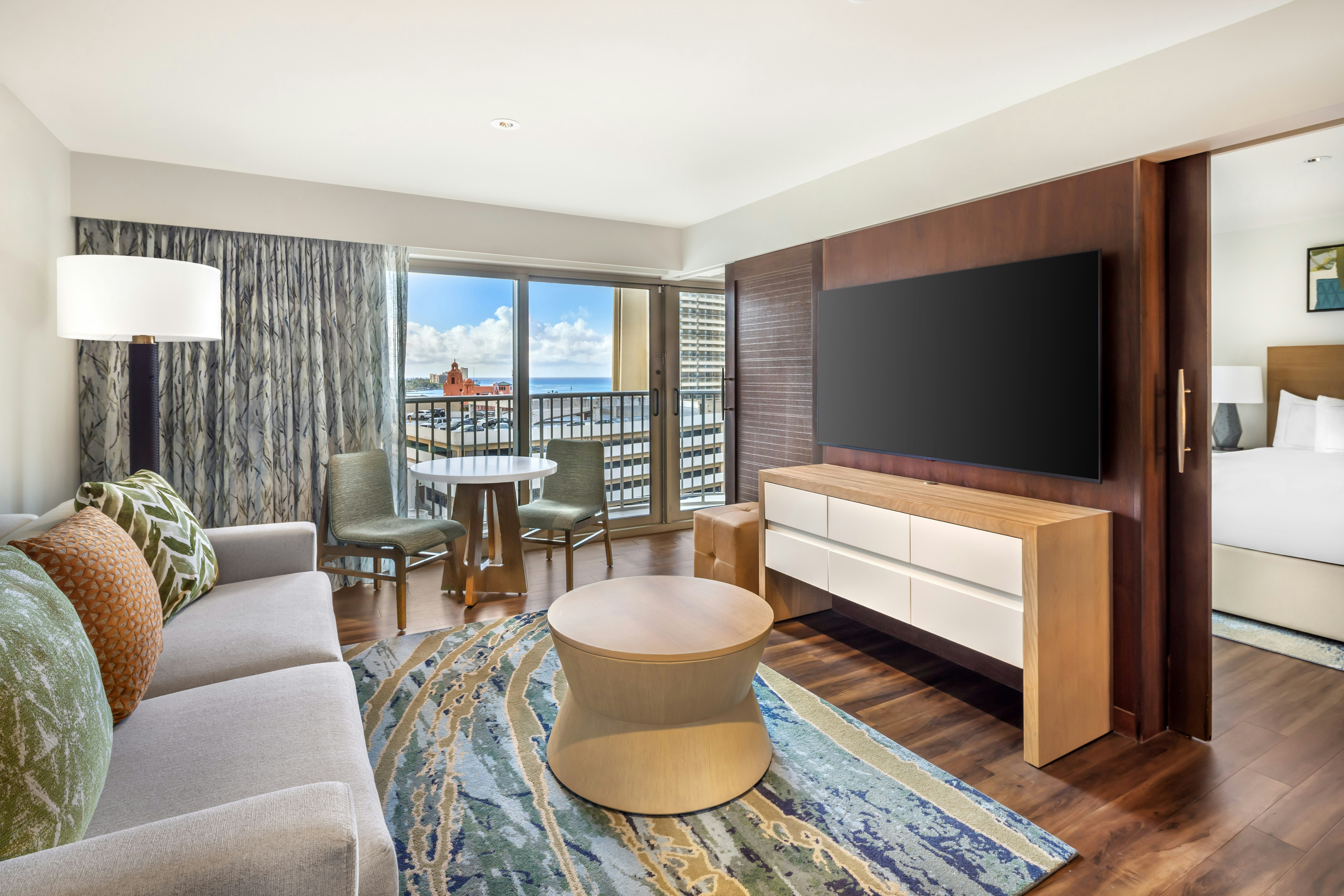 1 BDRM 2DBL PREM ACC HR/RI