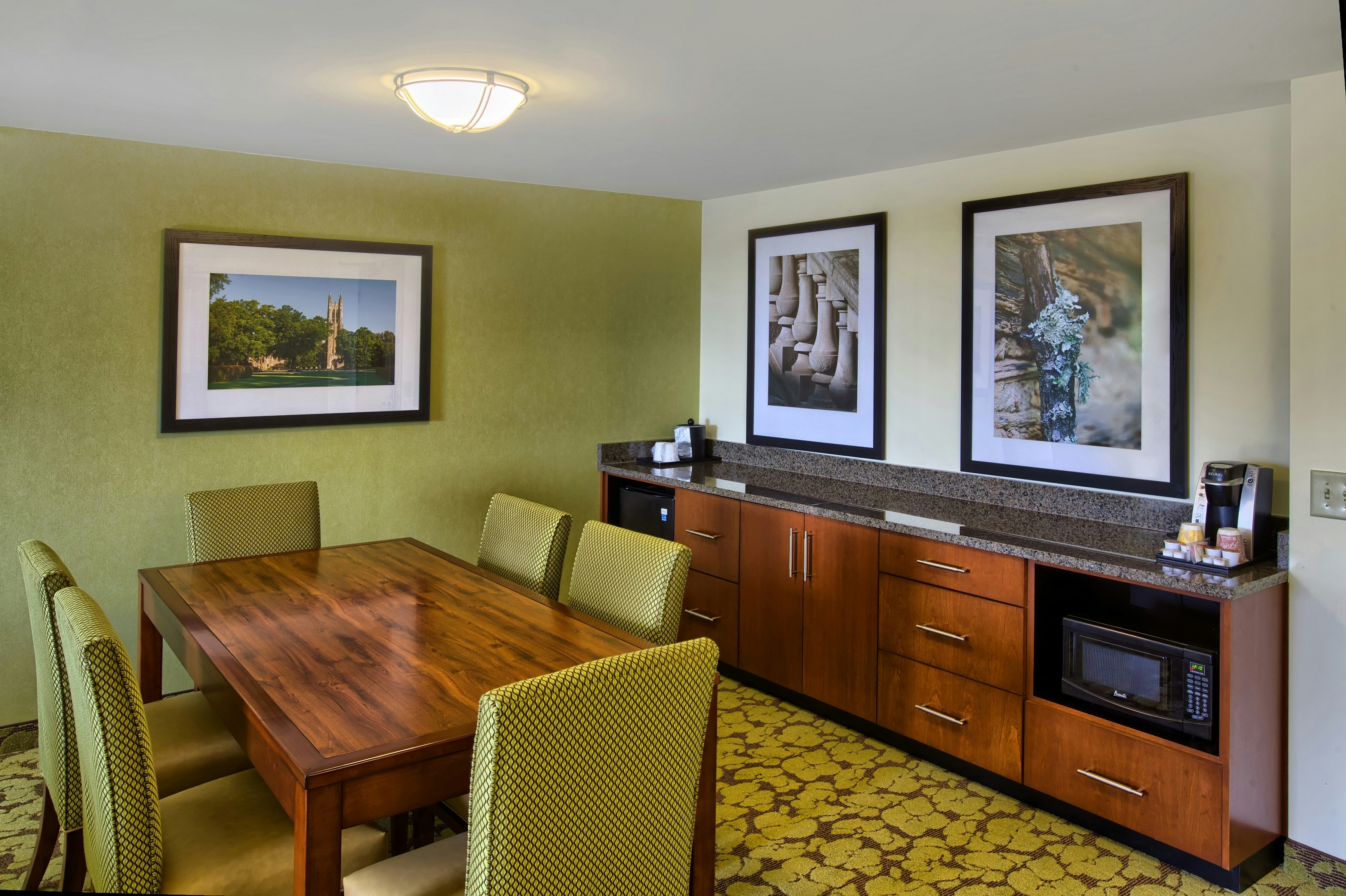 1 KING BED JUNIOR SUITE