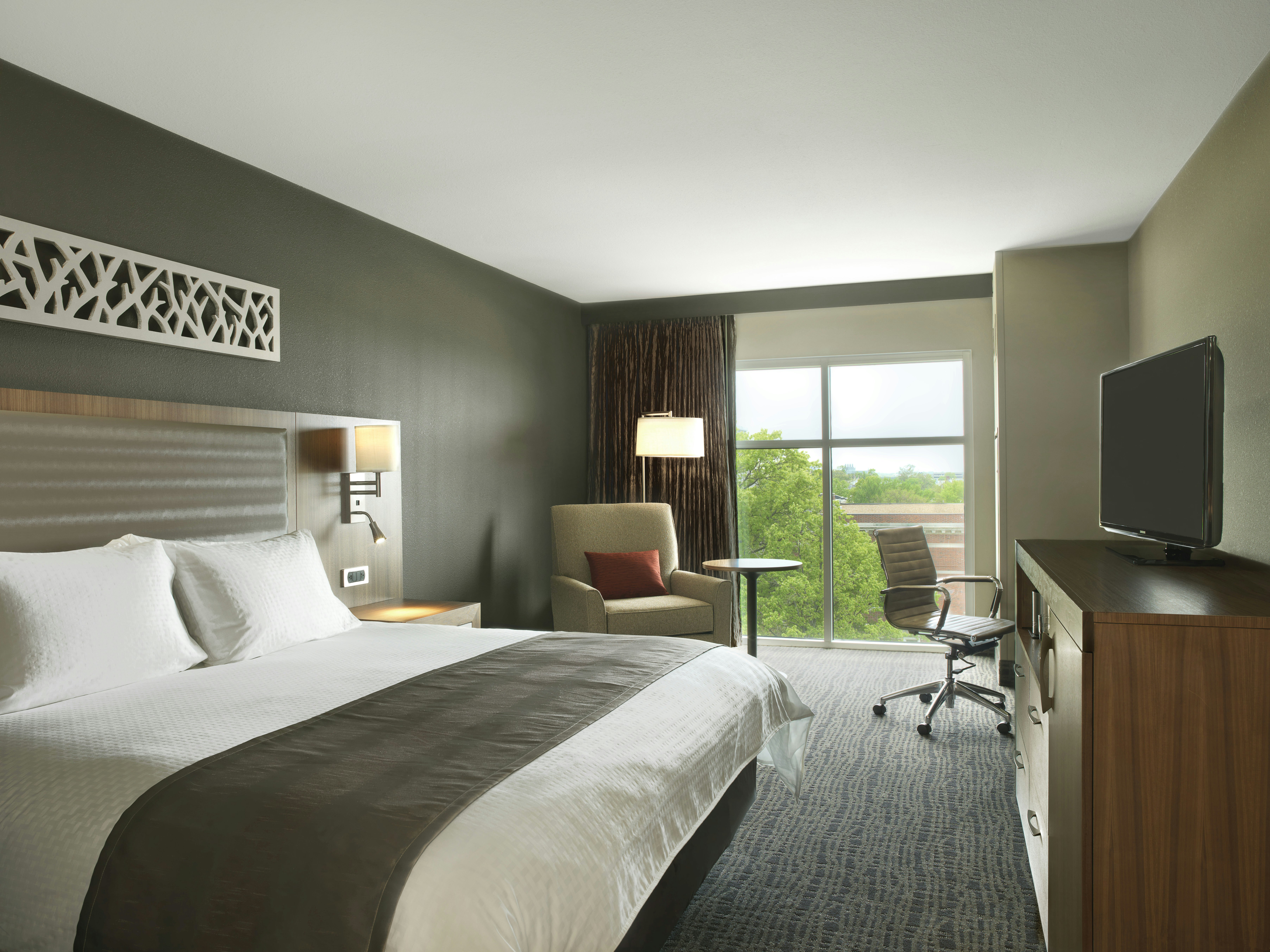 The Broadway Columbia – a DoubleTree by Hilton