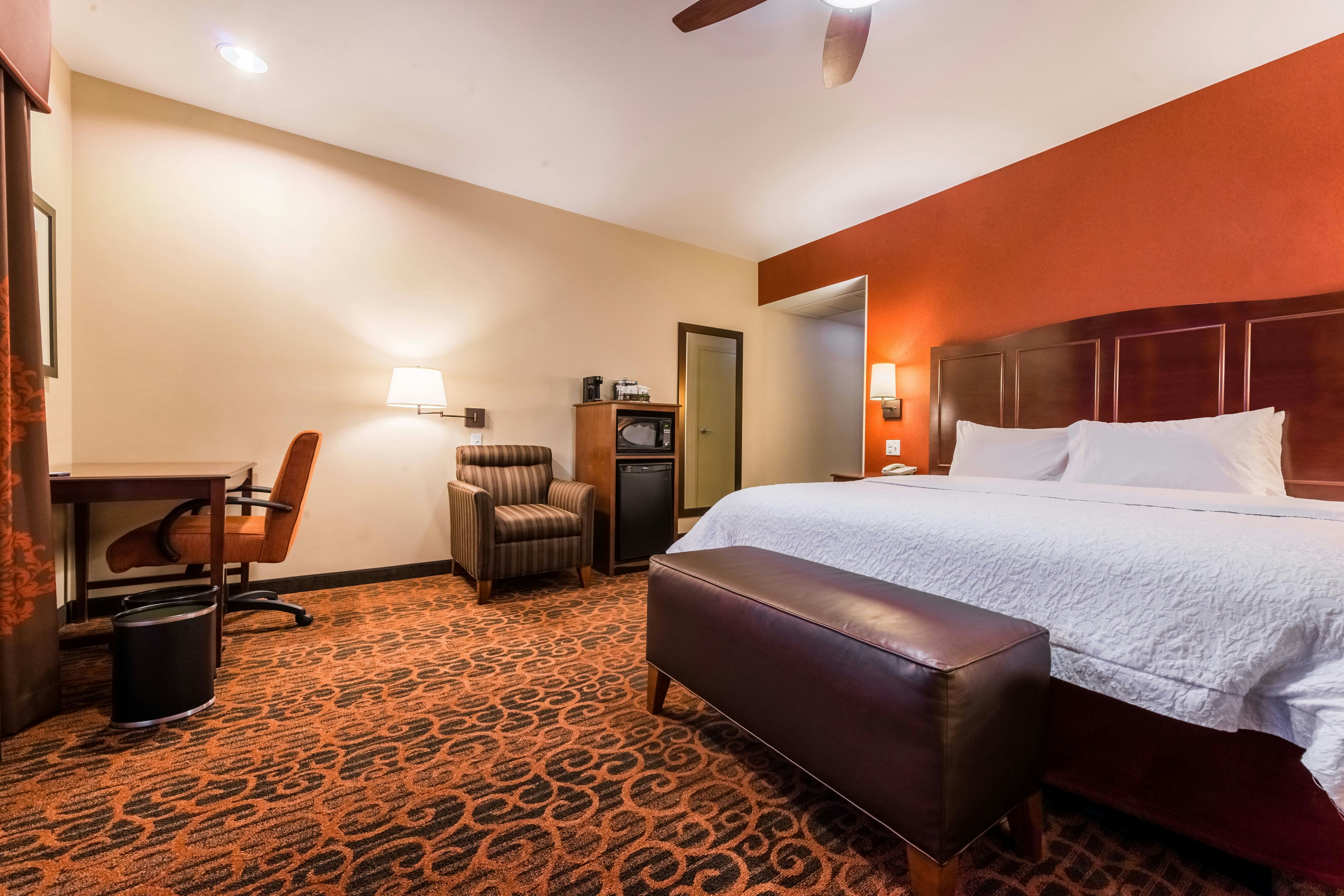 1 KING BED NONSMOKING