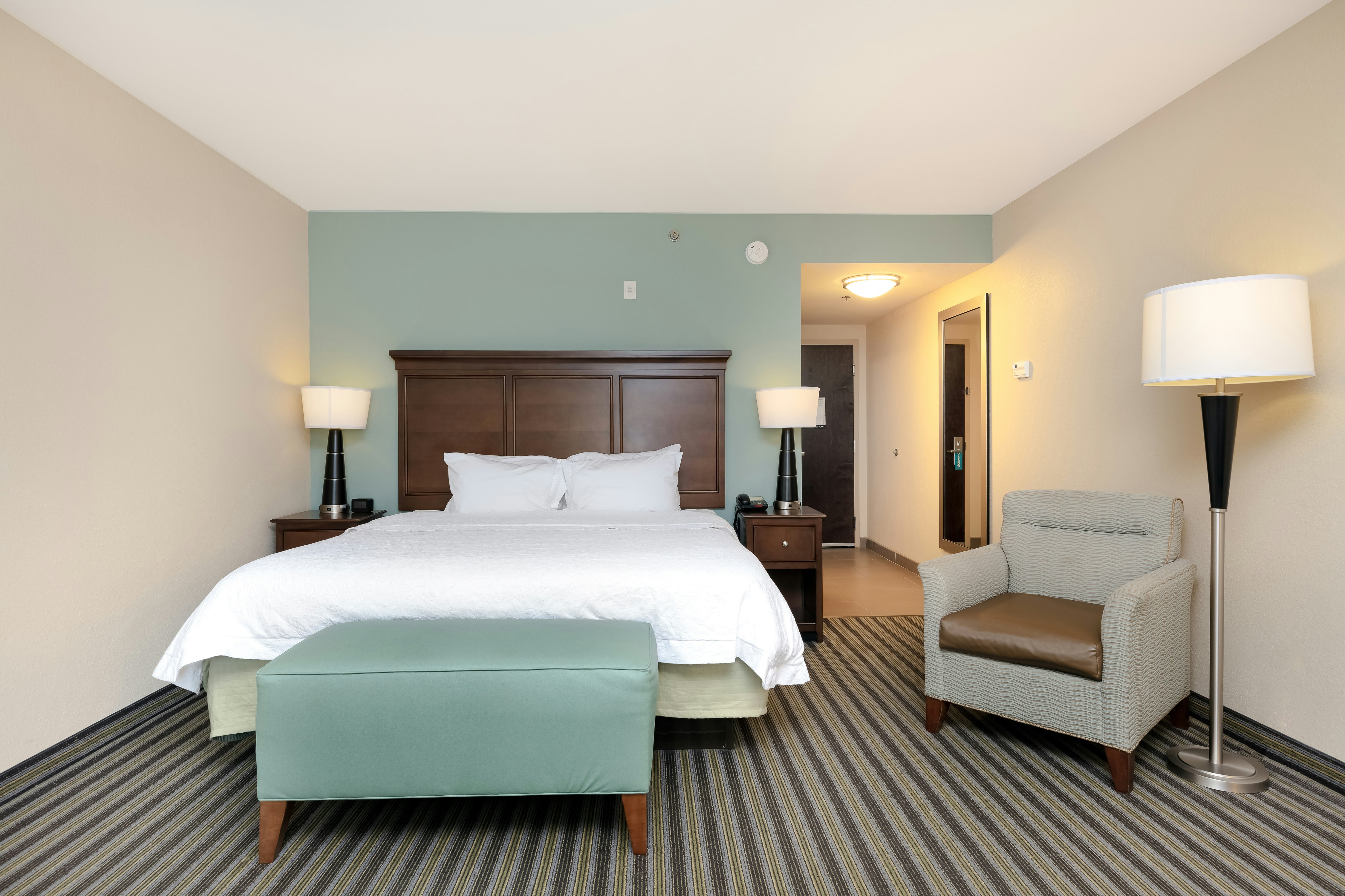 1 KING BED NONSMOKING