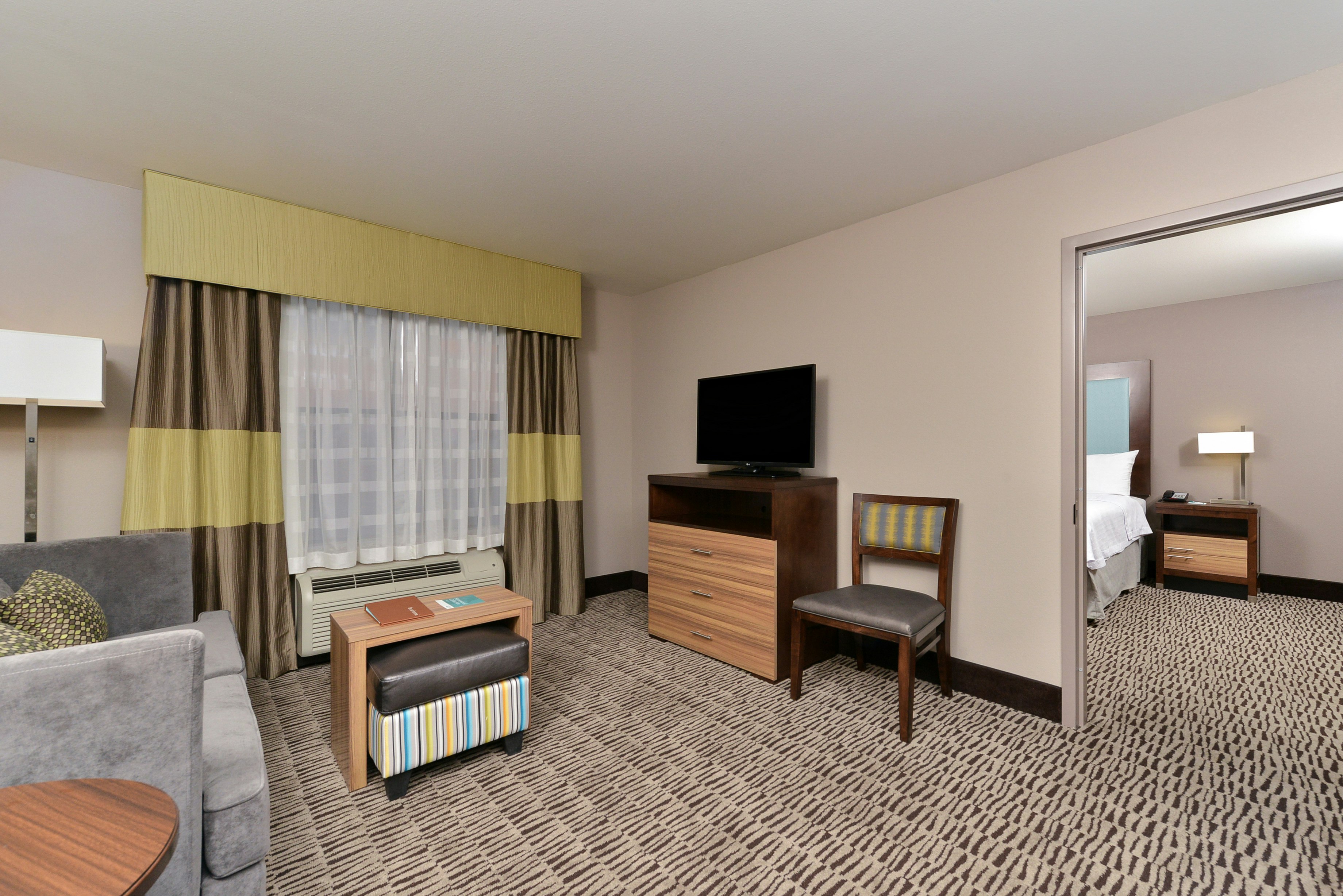1 KING 1BDRM SUITE NONSMOK