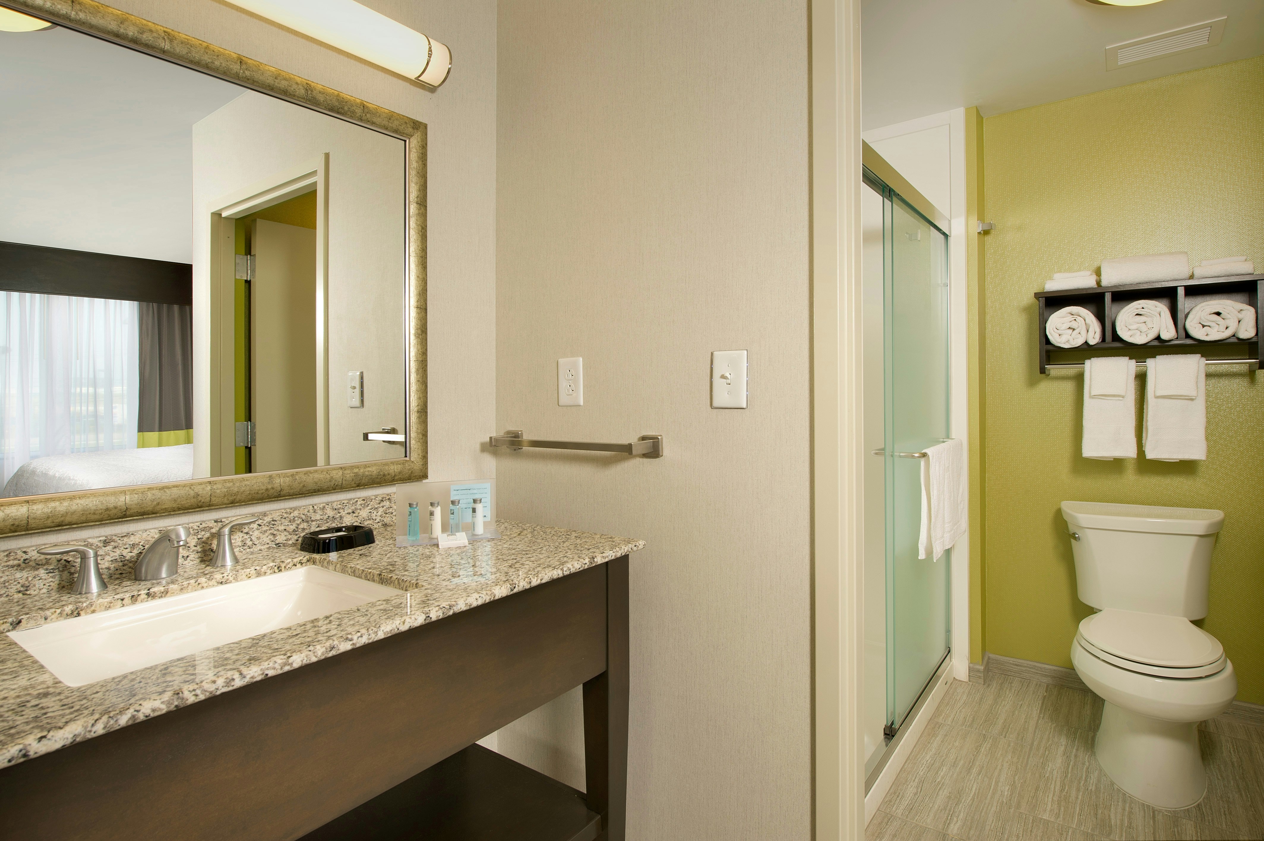Hampton Inn & Suites Buffalo/Airport