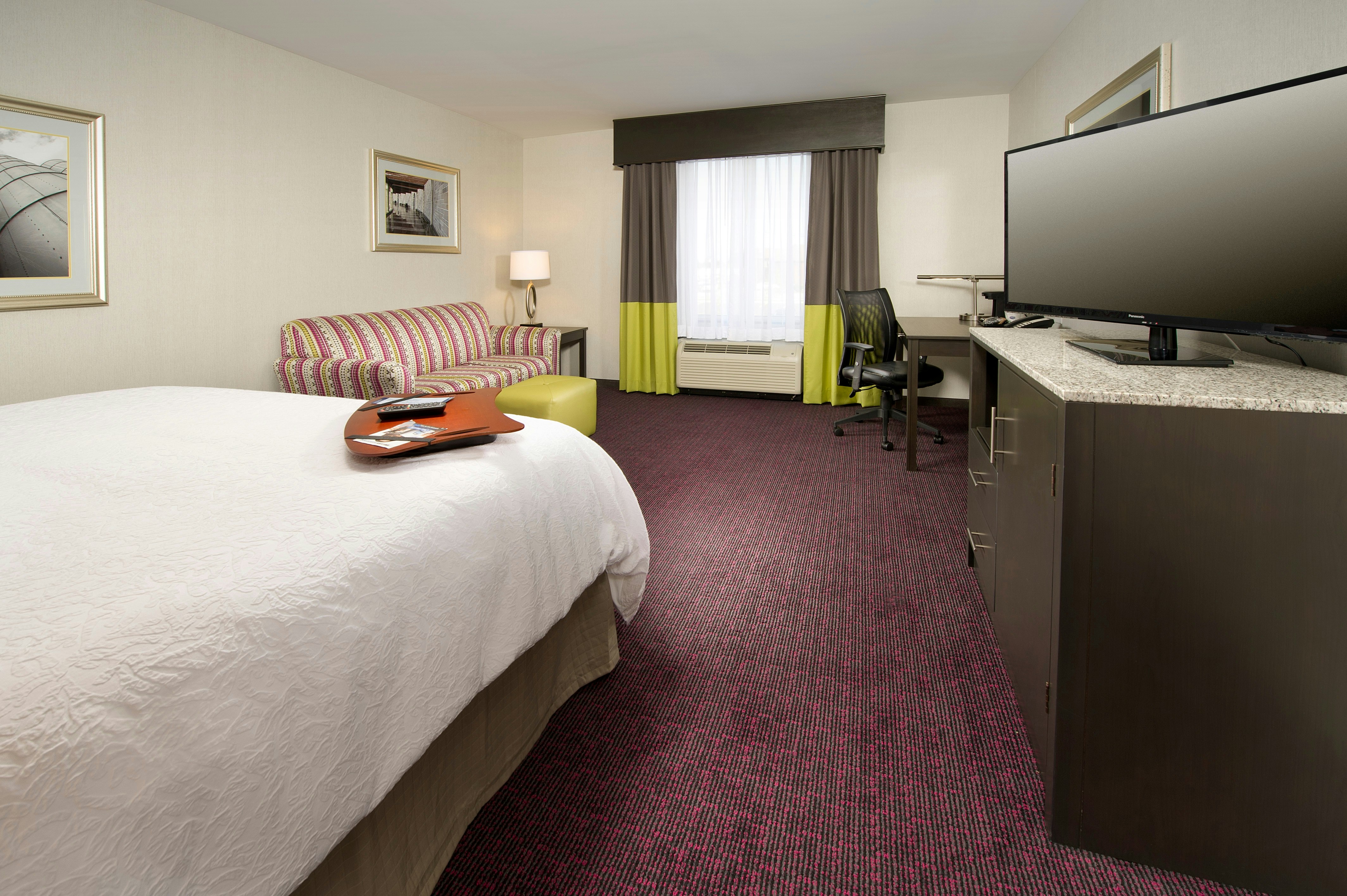 Hampton Inn & Suites Buffalo/Airport