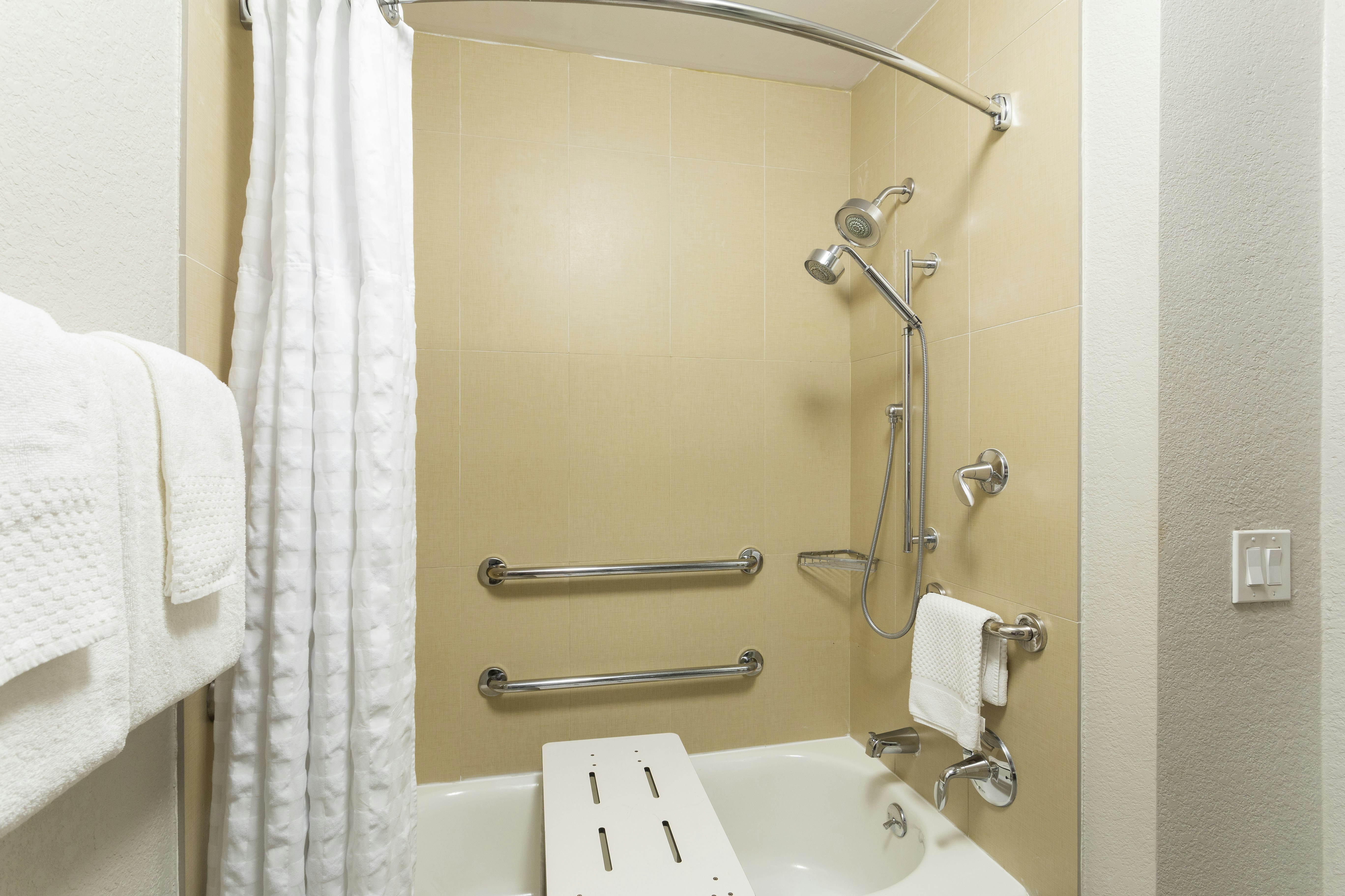 DoubleTree by Hilton Orlando East – UCF Area