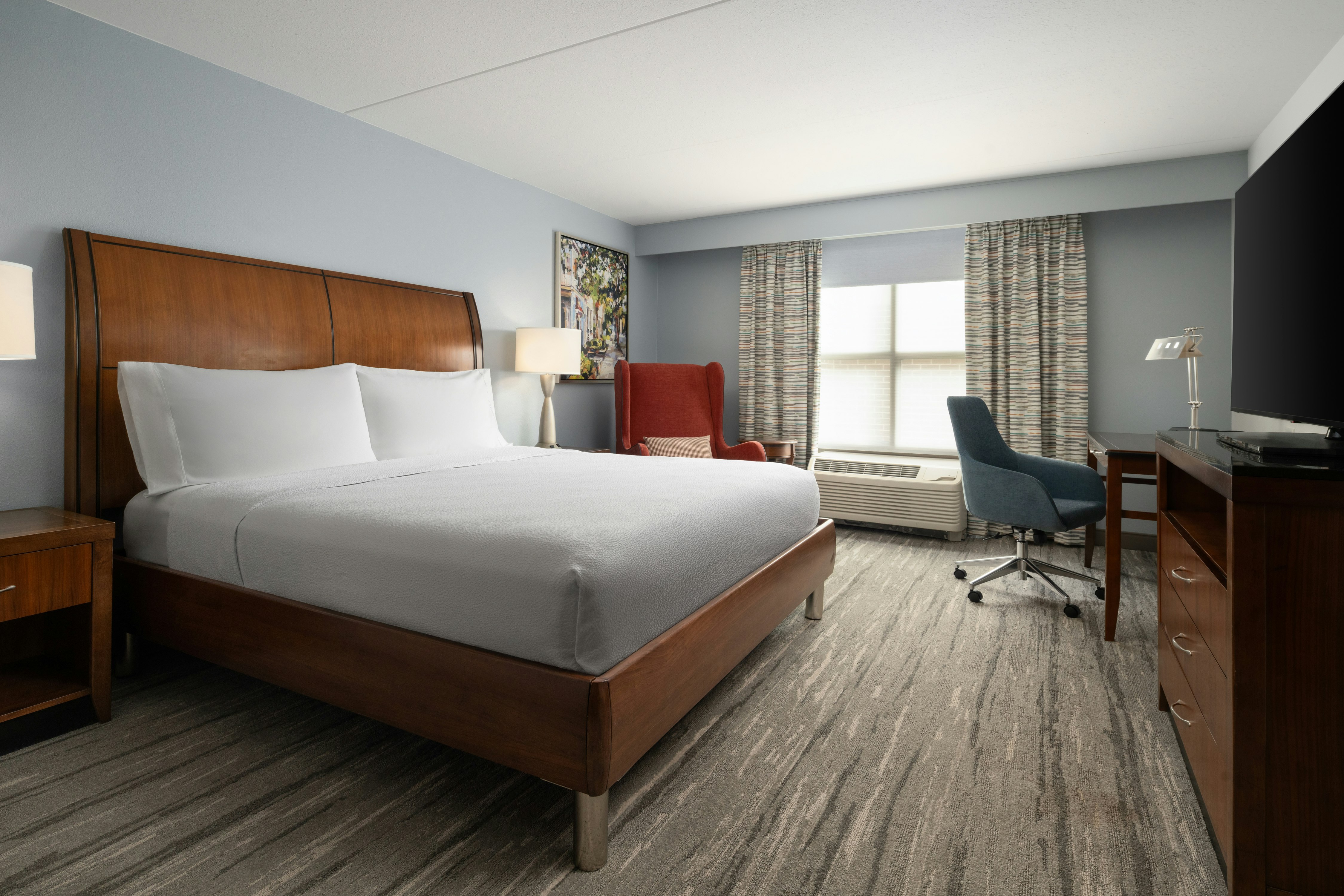 1 KING BED NO WATER VIEW