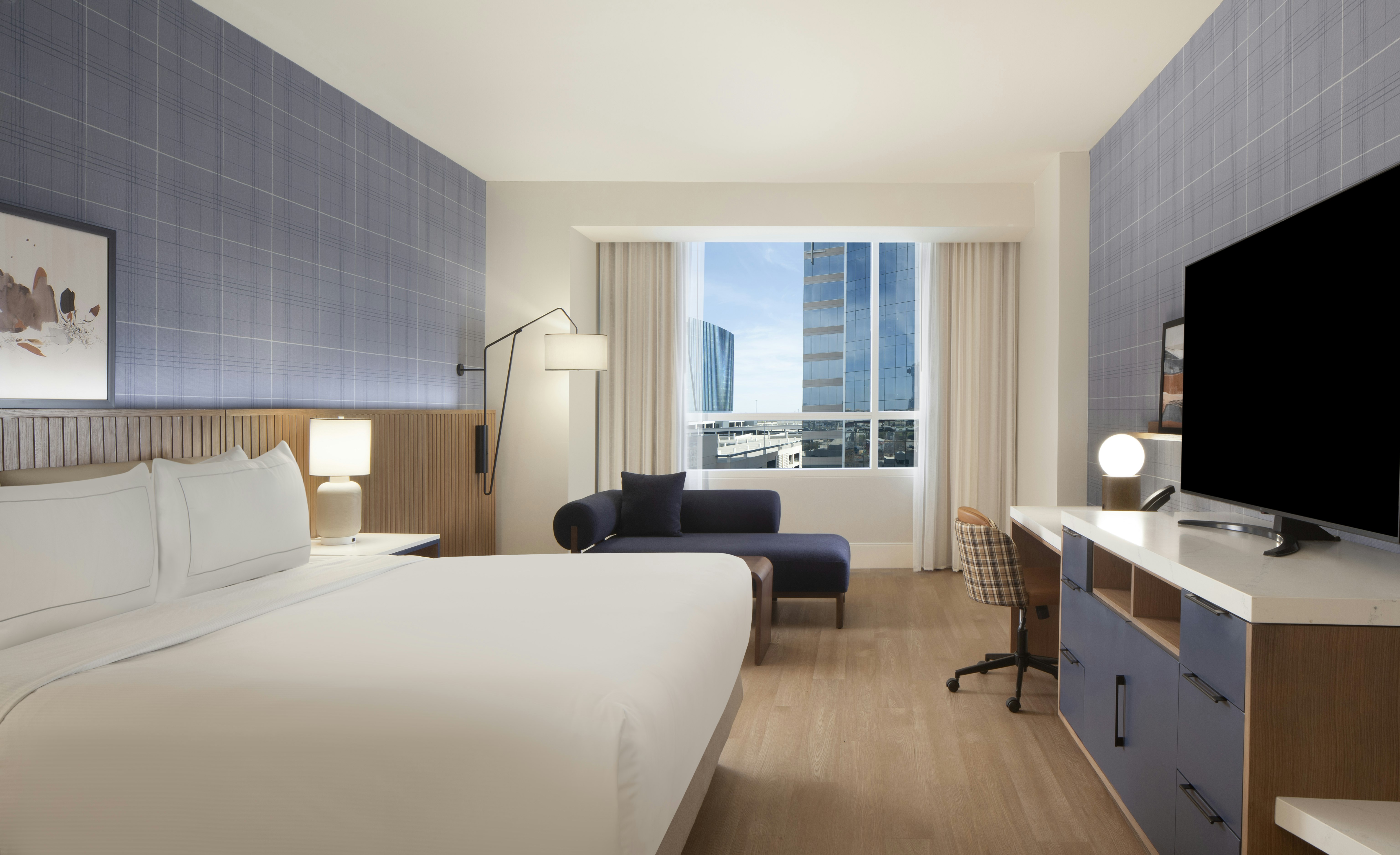 1 KING BED