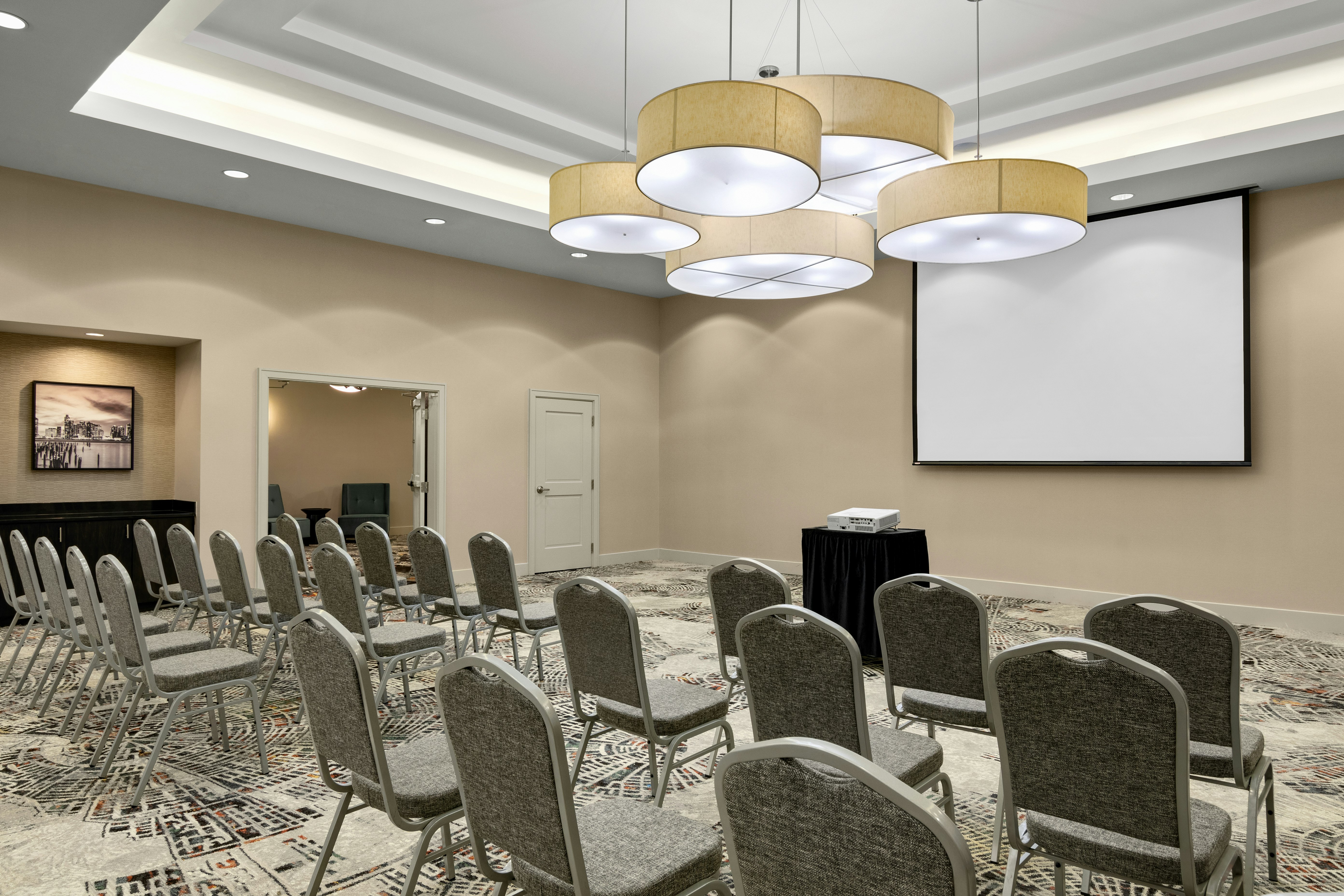 Embassy Suites by Hilton Newark Airport