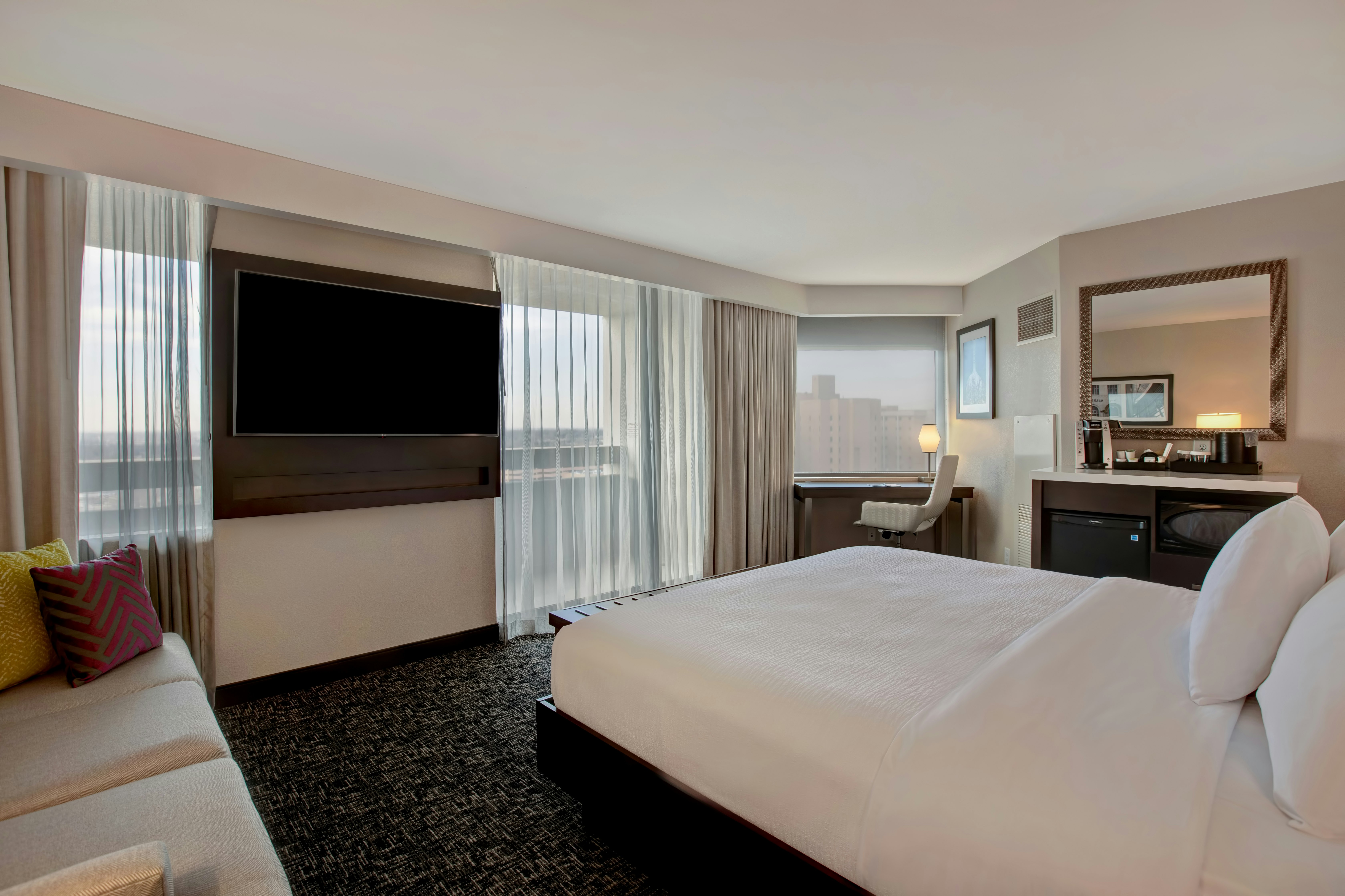 1 K BALCONY ONE ROOM SUITE