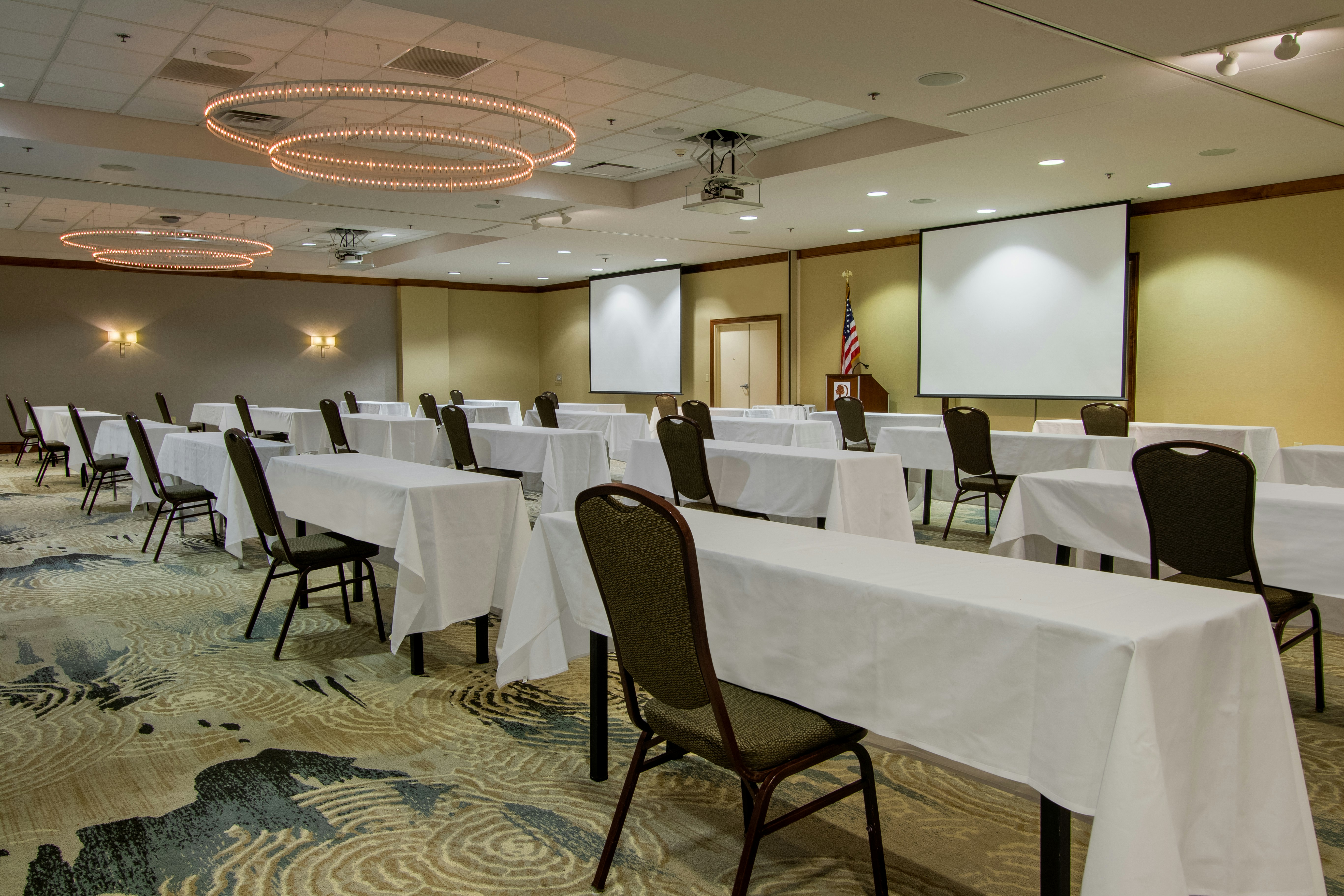 DoubleTree by Hilton Hotel Newark