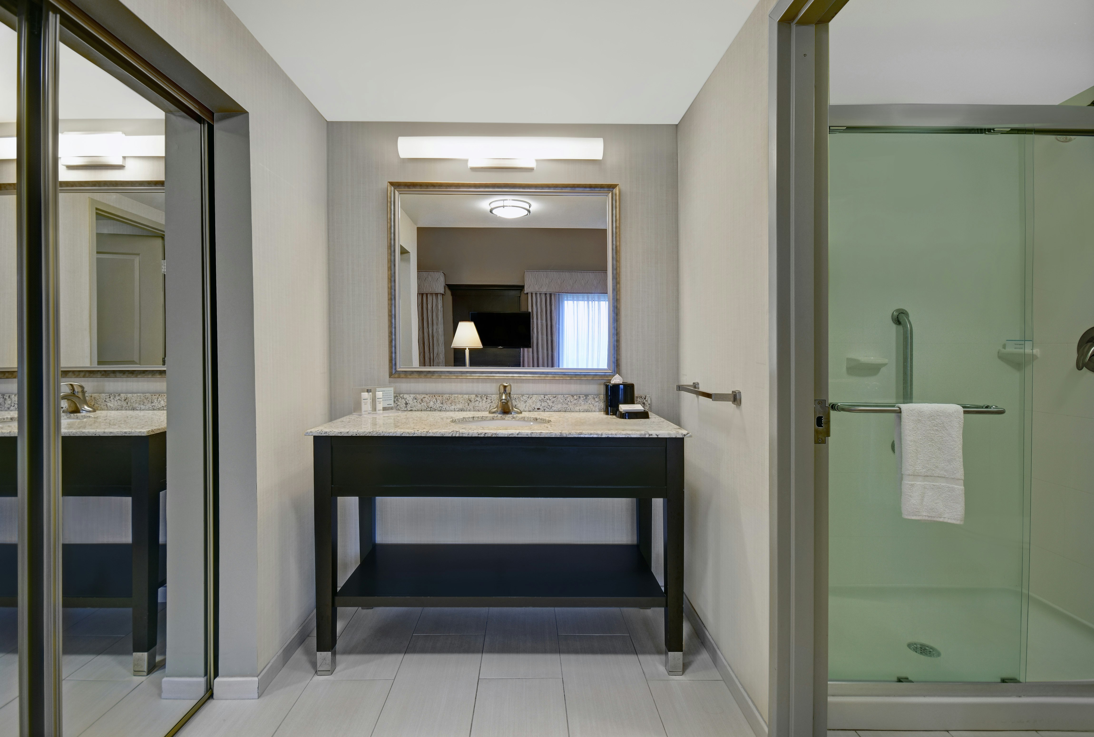 Hampton Inn & Suites Robbinsville