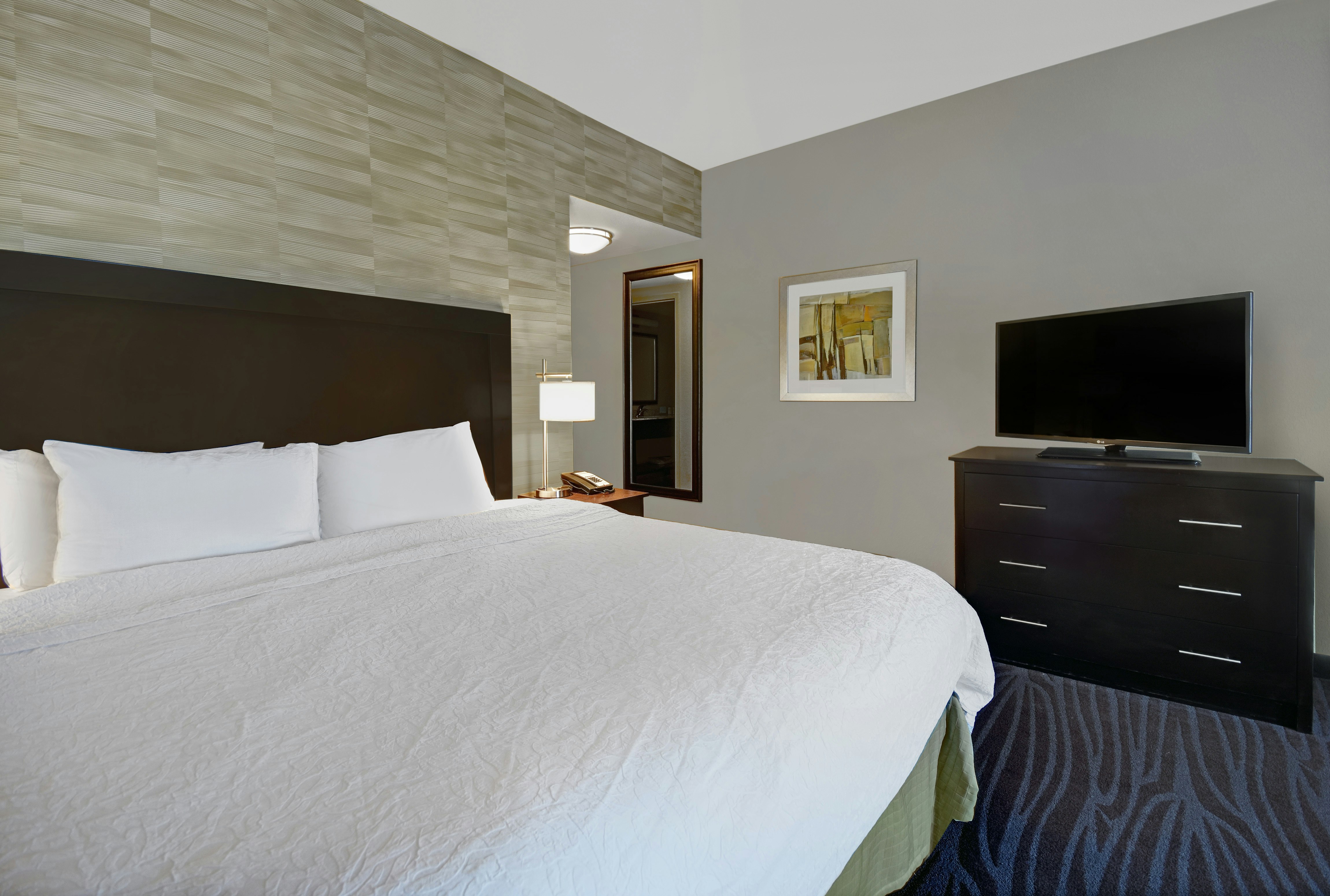 Hampton Inn & Suites Robbinsville
