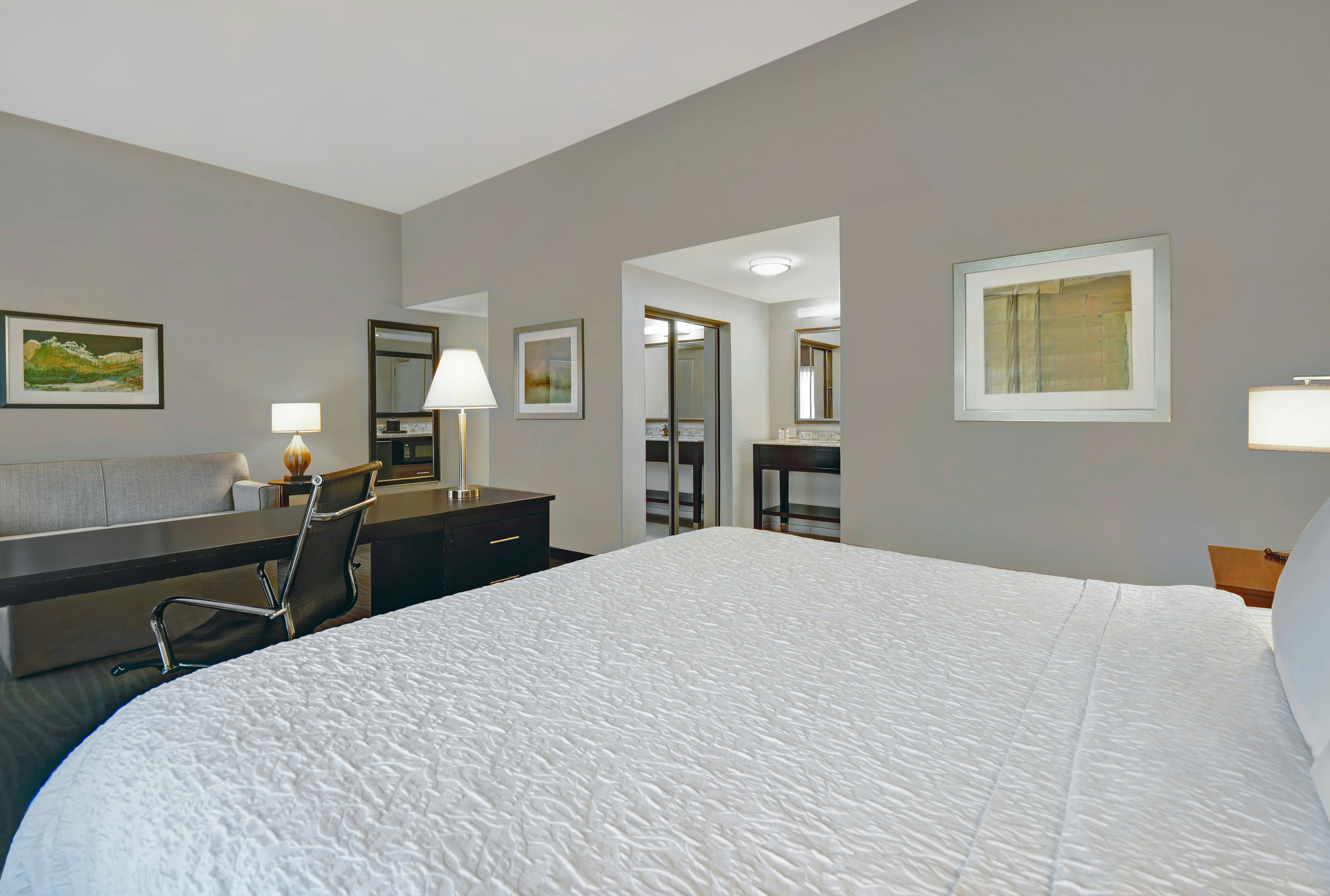 Hampton Inn & Suites Robbinsville