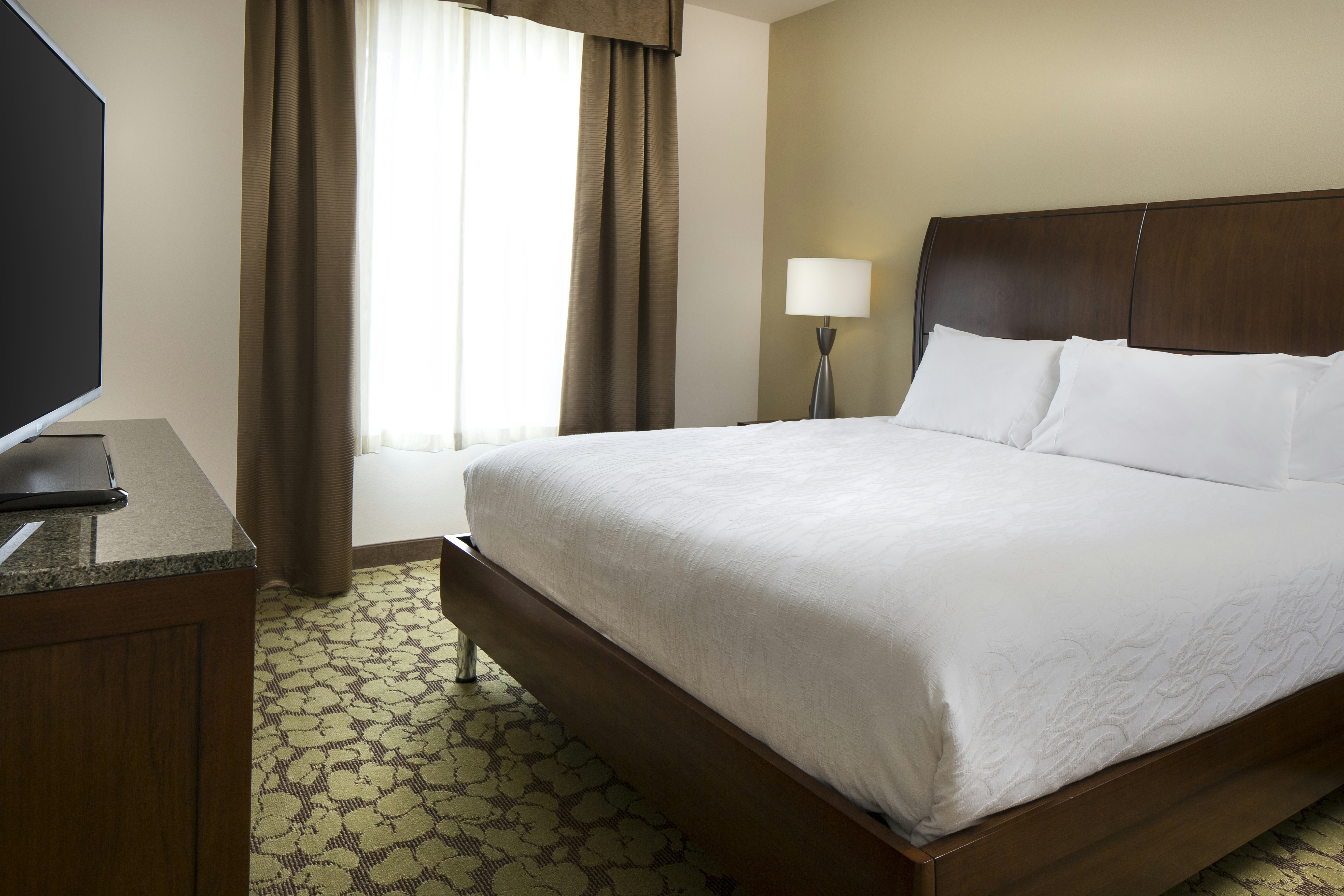 1 KING BED JUNIOR SUITE