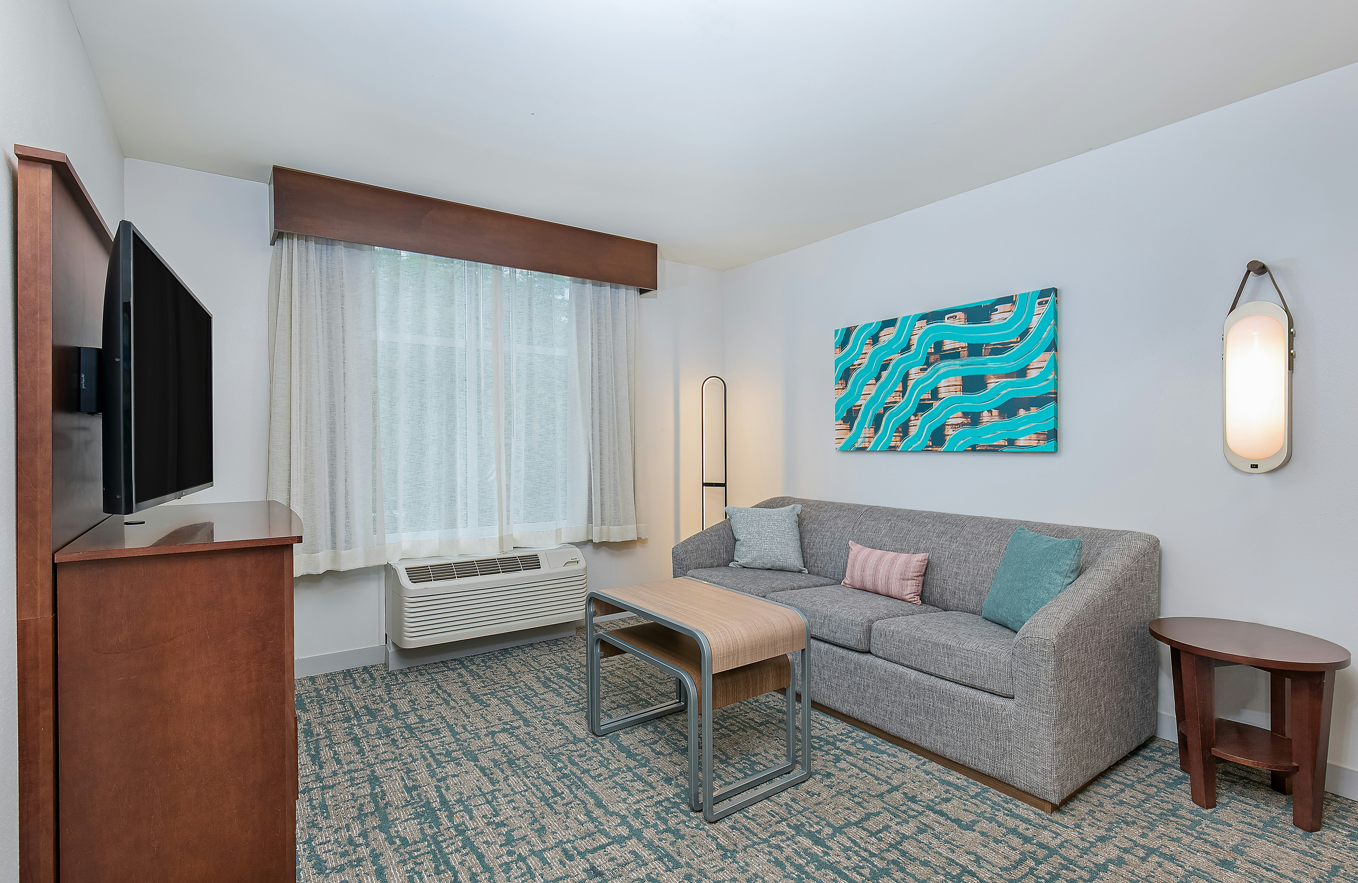 1 KING 1BDRM SUITE NONSMOK
