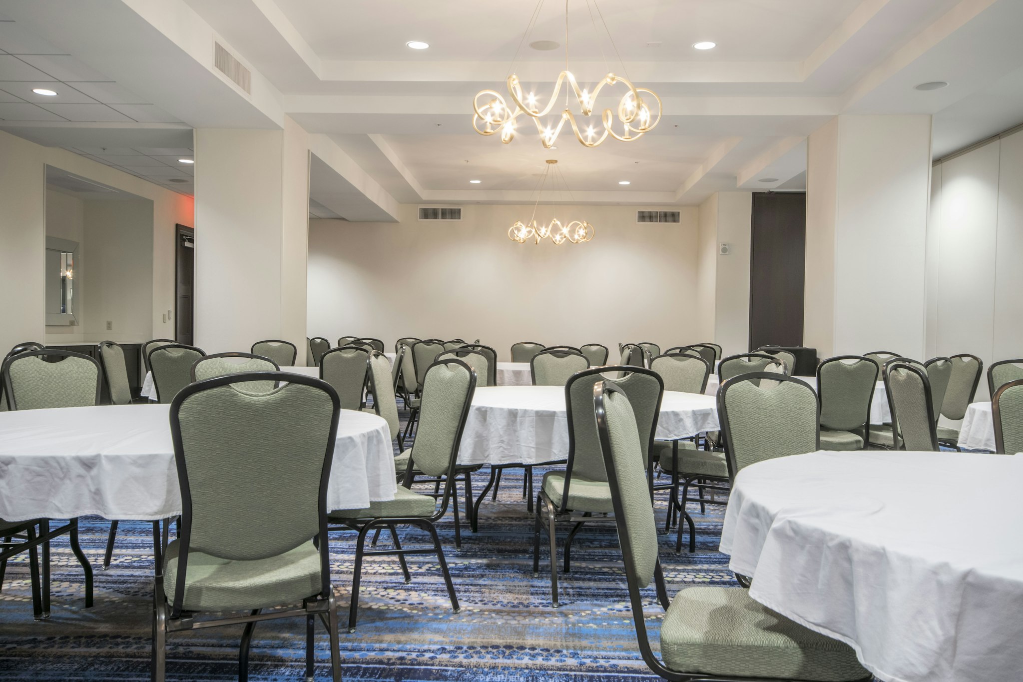 Embassy Suites by Hilton Louisville Downtown